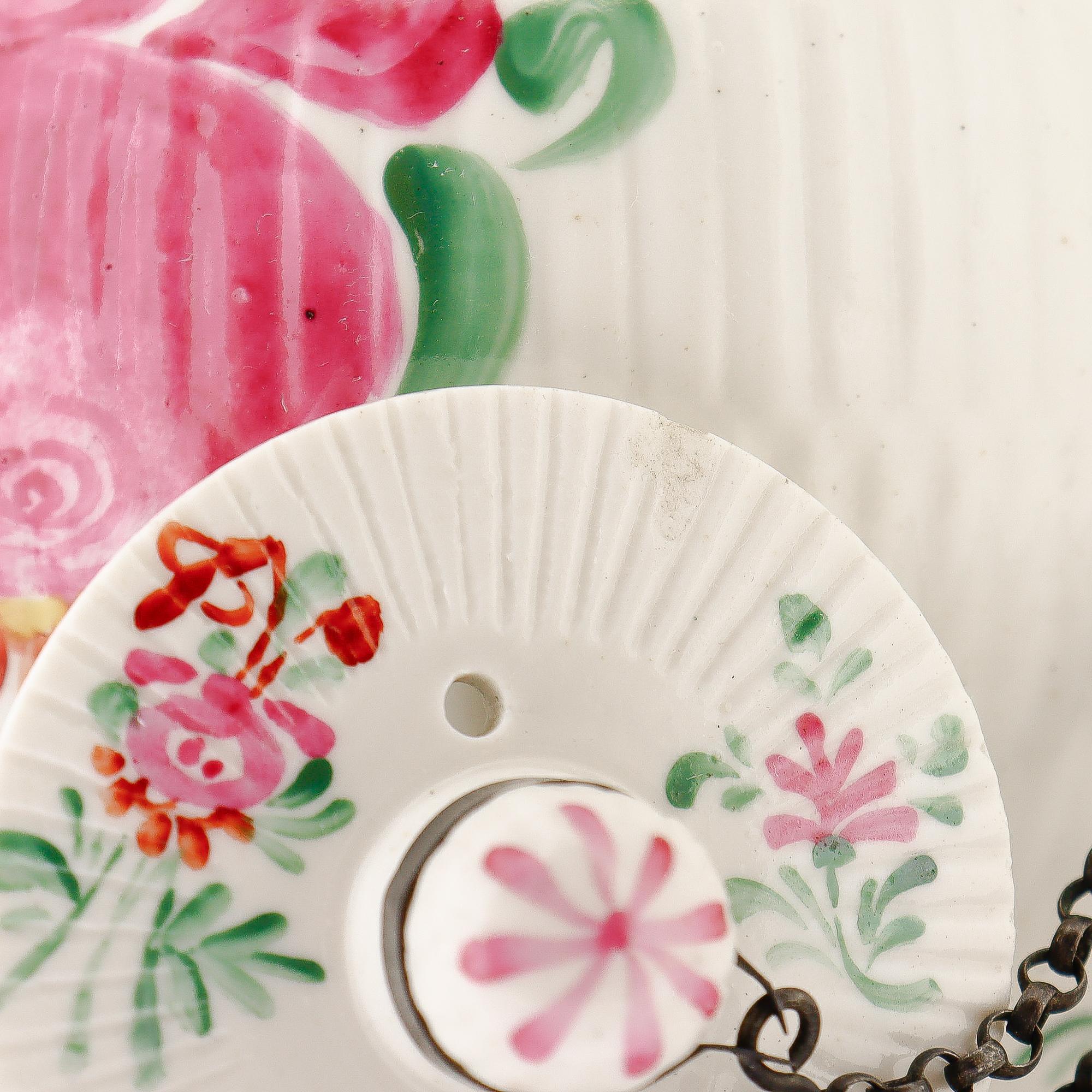 Antike Wallendorf 18. Jahrhundert Deutsche Porzellan Ostfriesische Rose Teekanne im Angebot 13