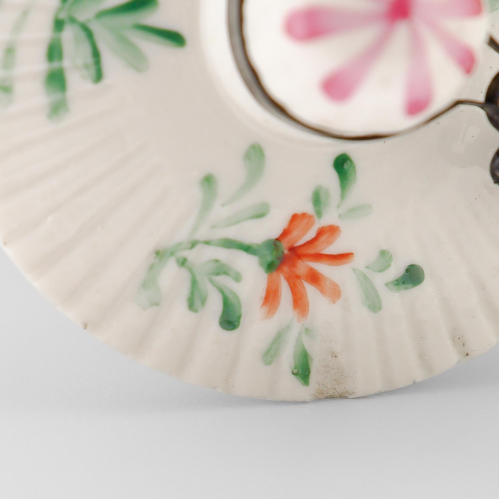 Antike Wallendorf 18. Jahrhundert Deutsche Porzellan Ostfriesische Rose Teekanne im Angebot 14