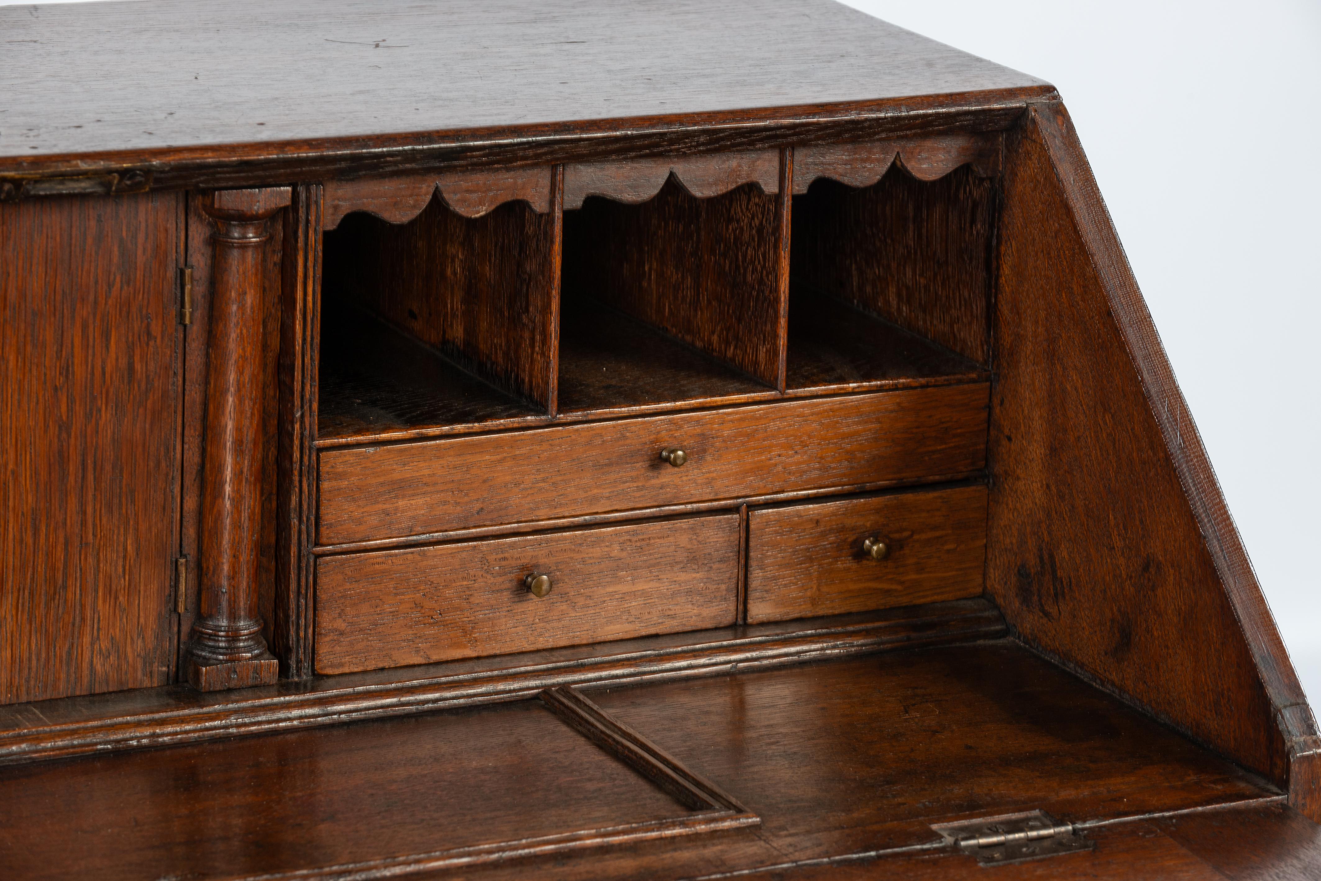 Antique 18th century warm brown English Oak Queen Anne Slant-Front Desk For Sale 2