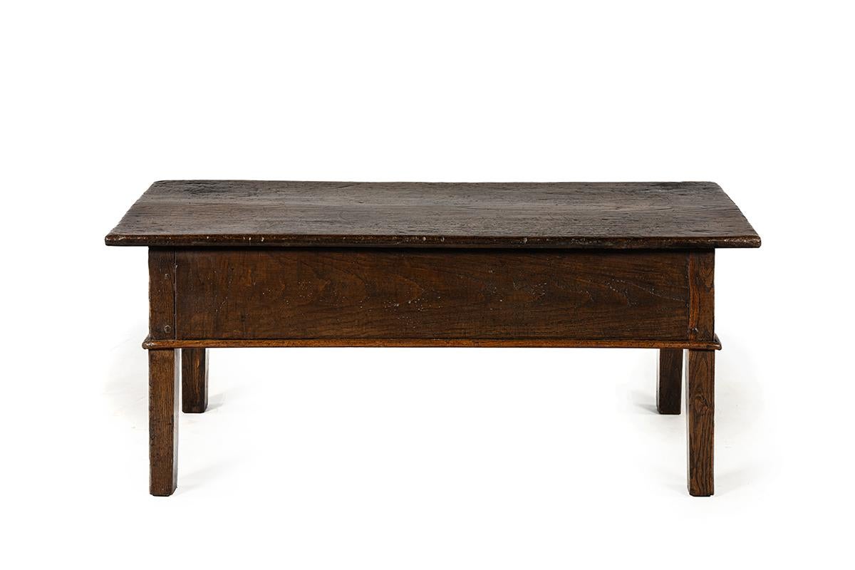 Antiguo siglo XVIII marrón cálido español  mesa de centro de castaño macizo Español en venta