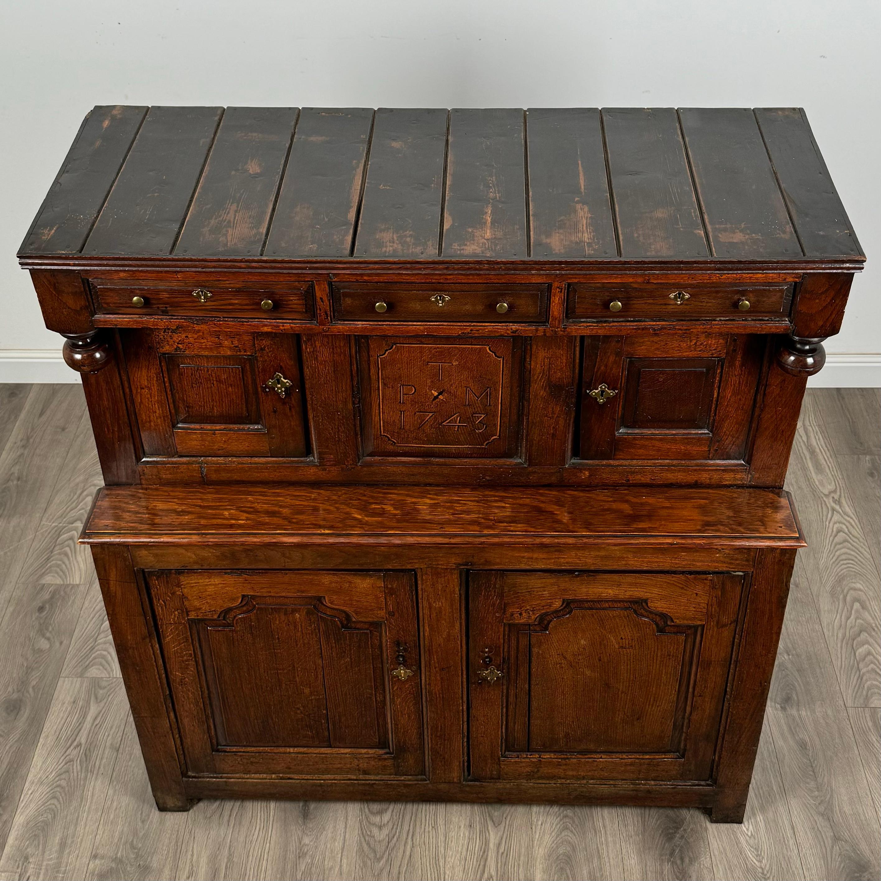 Antique 18th Century Welsh Deuddarn Cupboard In Oak ( REF AF-3434 ) For Sale 6