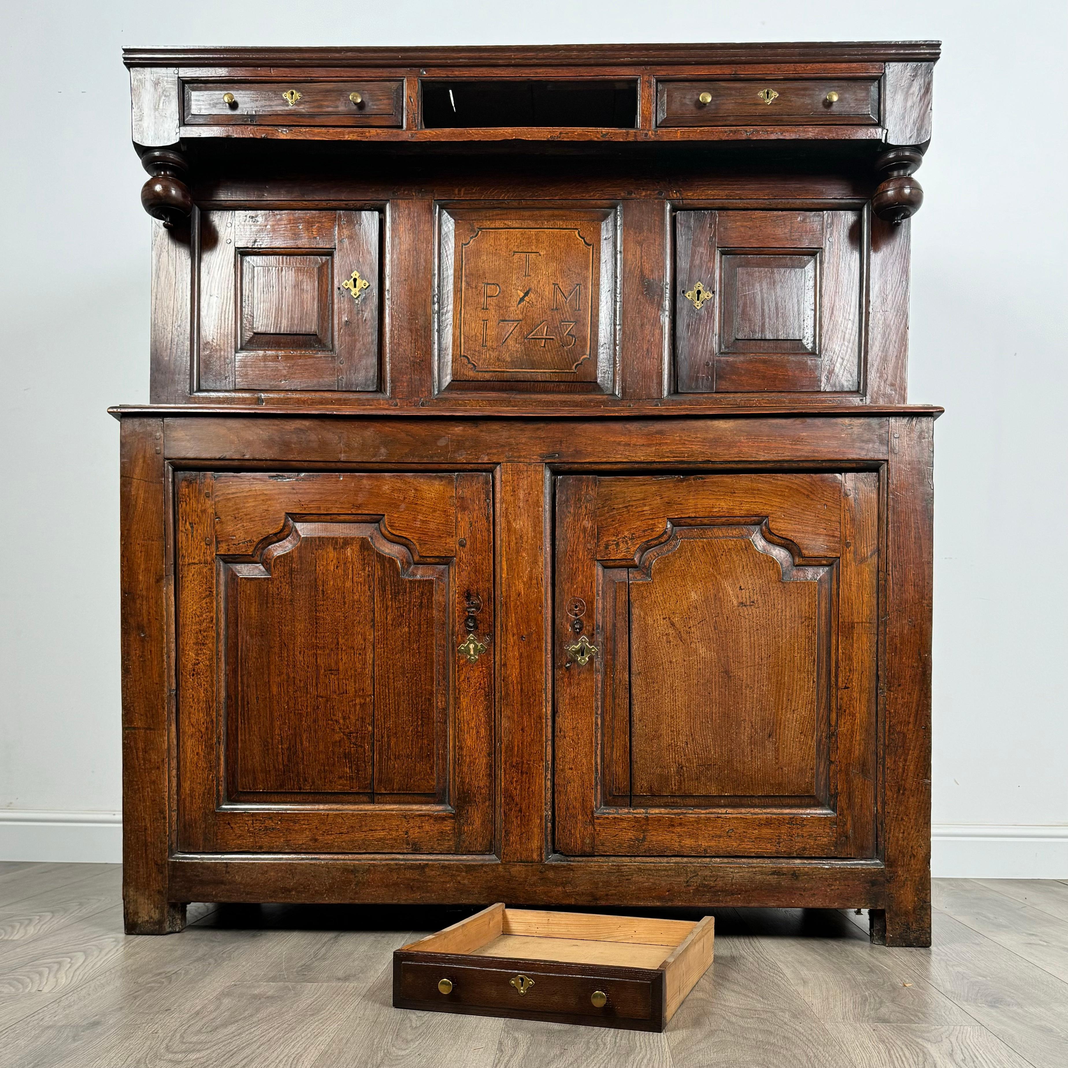 Antique 18th Century Welsh Deuddarn Cupboard In Oak ( REF AF-3434 ) For Sale 7
