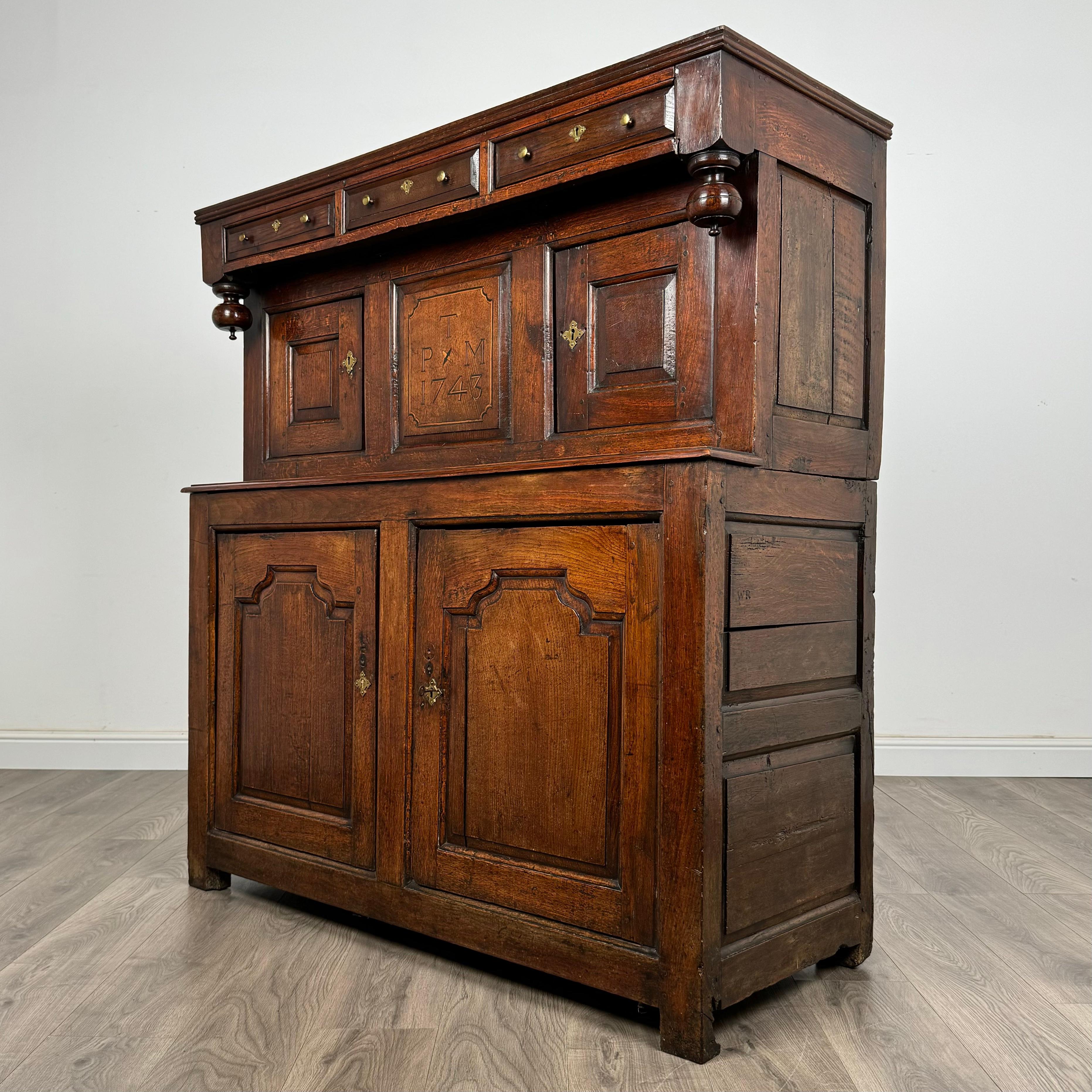 Antique 18th Century Welsh Deuddarn Cupboard In Oak ( REF AF-3434 ) In Good Condition For Sale In Ledbury, GB