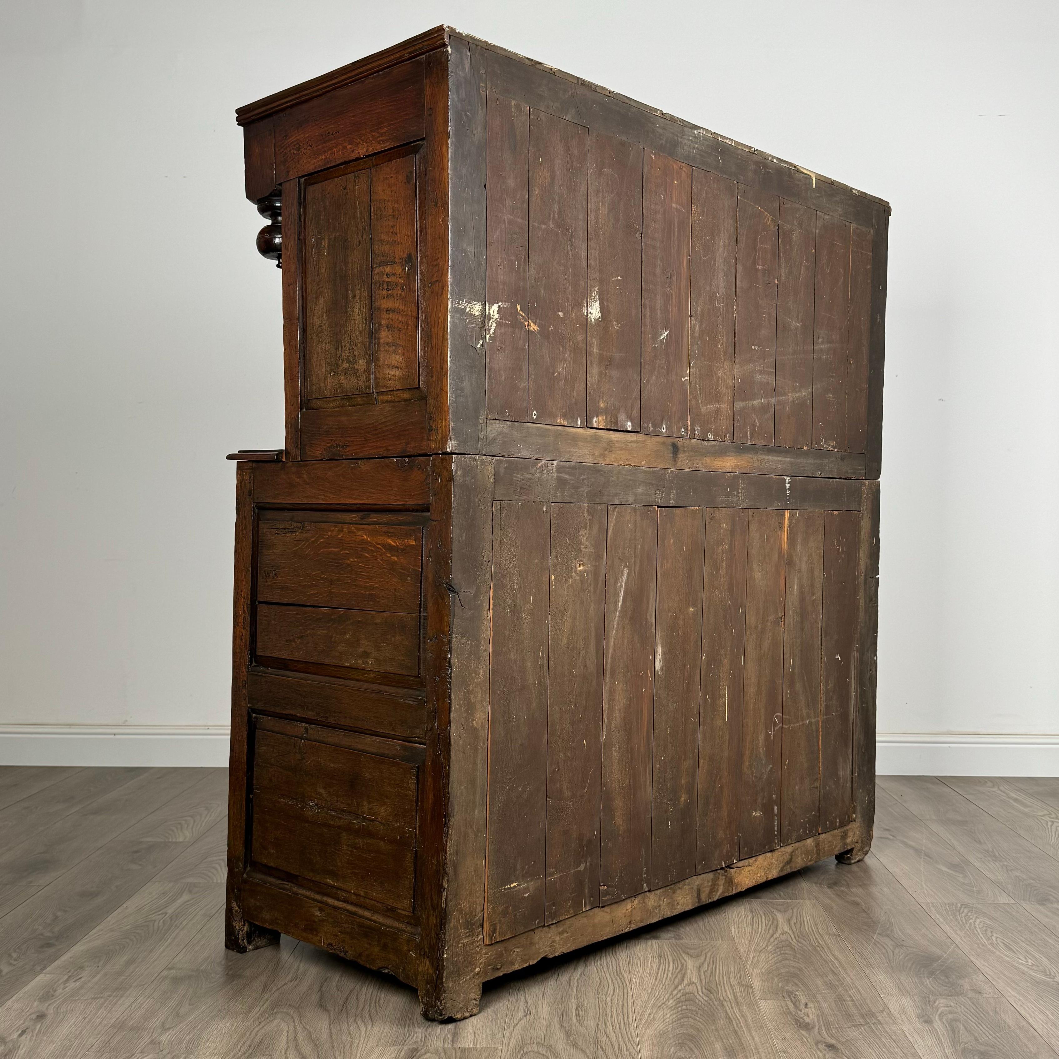Antique 18th Century Welsh Deuddarn Cupboard In Oak ( REF AF-3434 ) For Sale 1