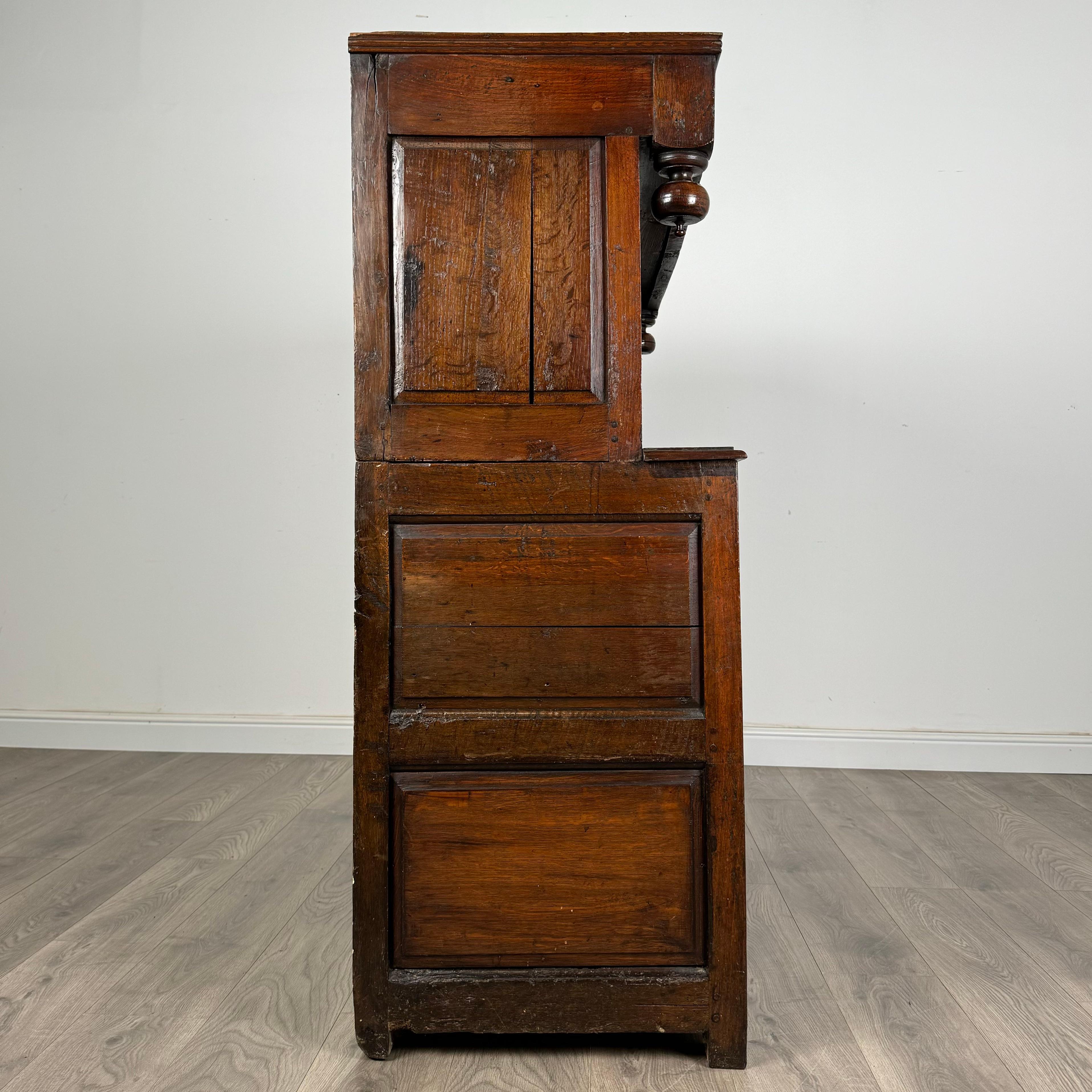 Antique 18th Century Welsh Deuddarn Cupboard In Oak ( REF AF-3434 ) For Sale 4