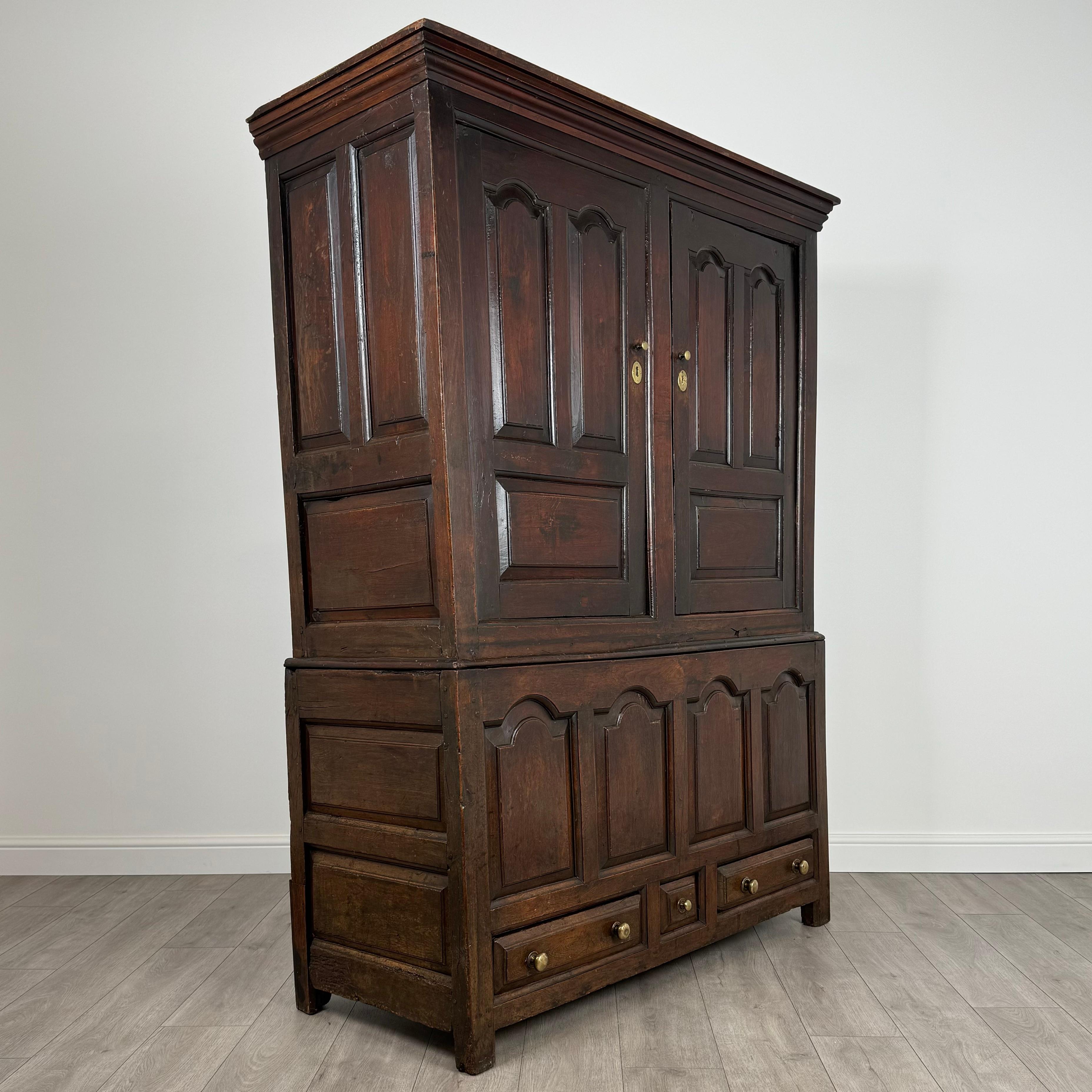 Antique 18th Century Welsh Livery Cupboard In Oak ( REF AF-3634 ) For Sale 5
