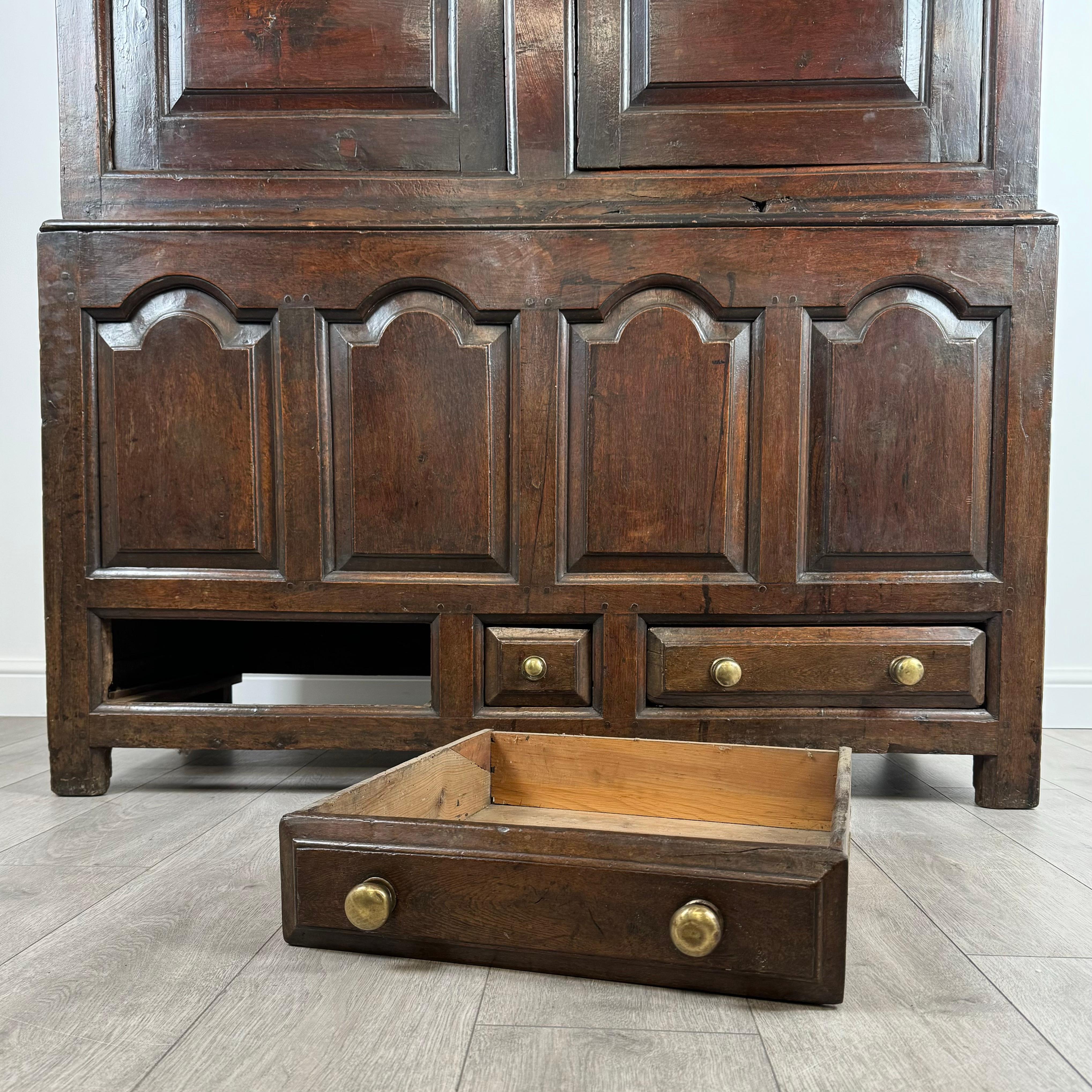 Antique 18th Century Welsh Livery Cupboard In Oak ( REF AF-3634 ) For Sale 6