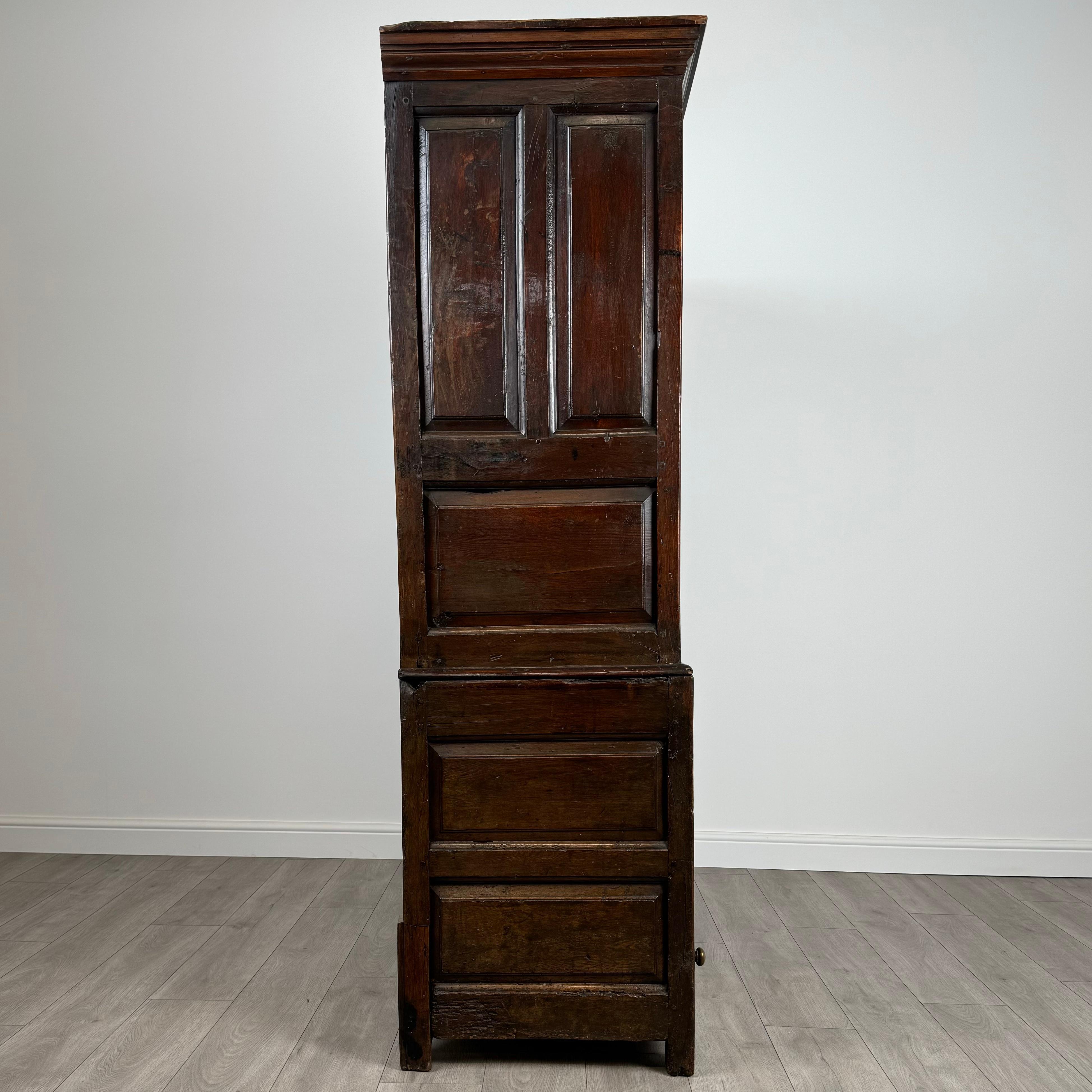 Antique 18th Century Welsh Livery Cupboard In Oak ( REF AF-3634 ) For Sale 4