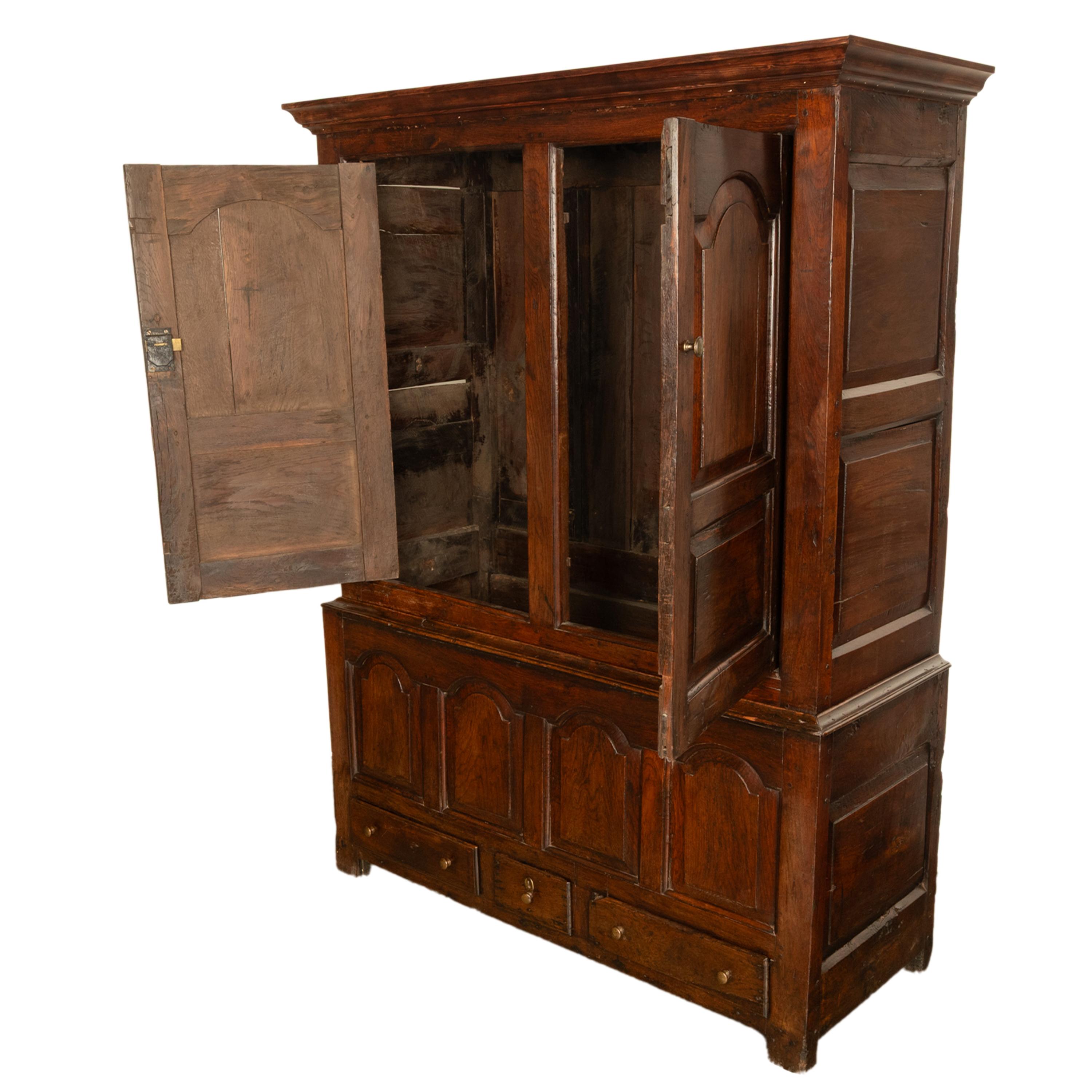 Antico armadio a muro in Oak Oak del 18° secolo 1750 in vendita 3