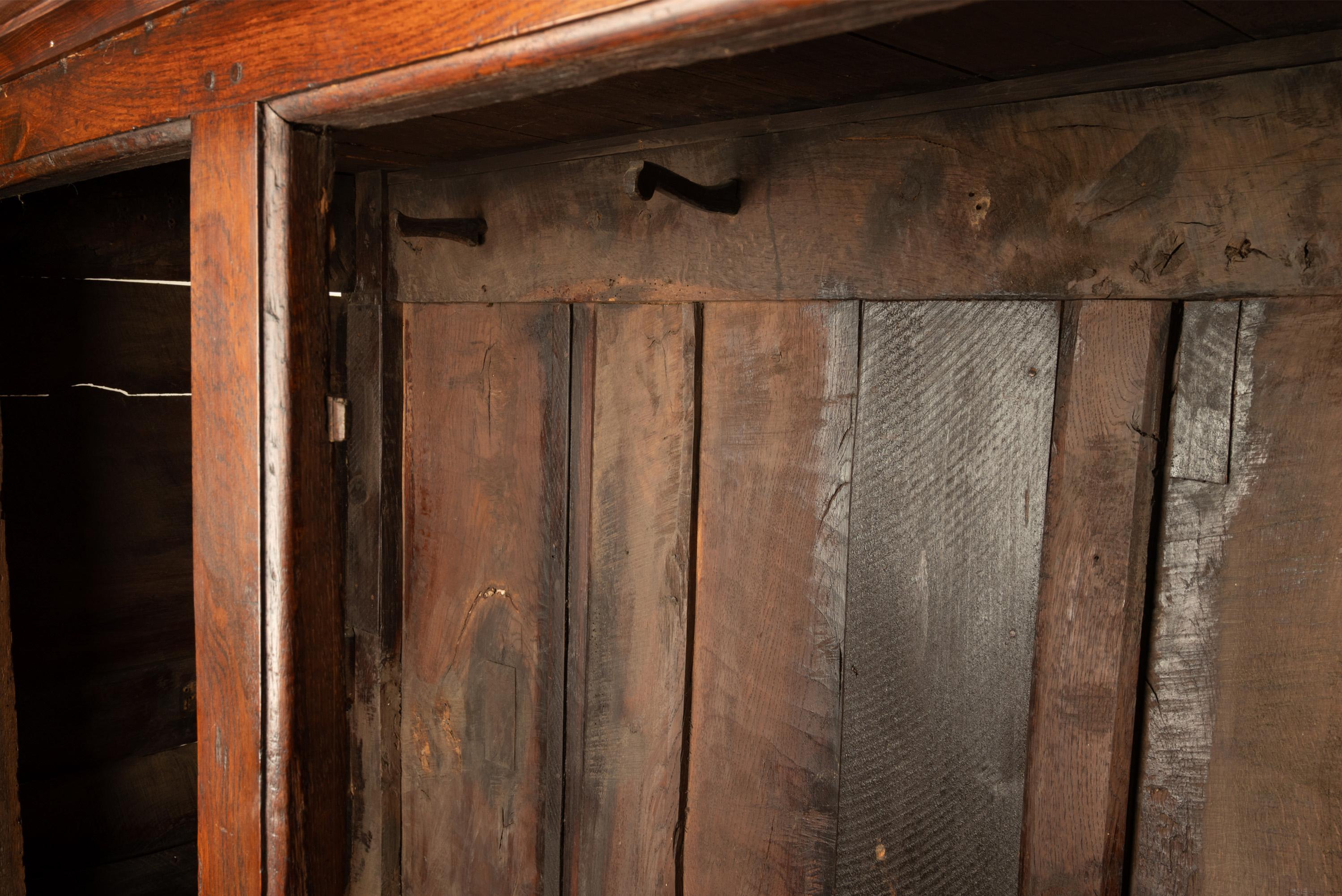 Antico armadio a muro in Oak Oak del 18° secolo 1750 in vendita 5