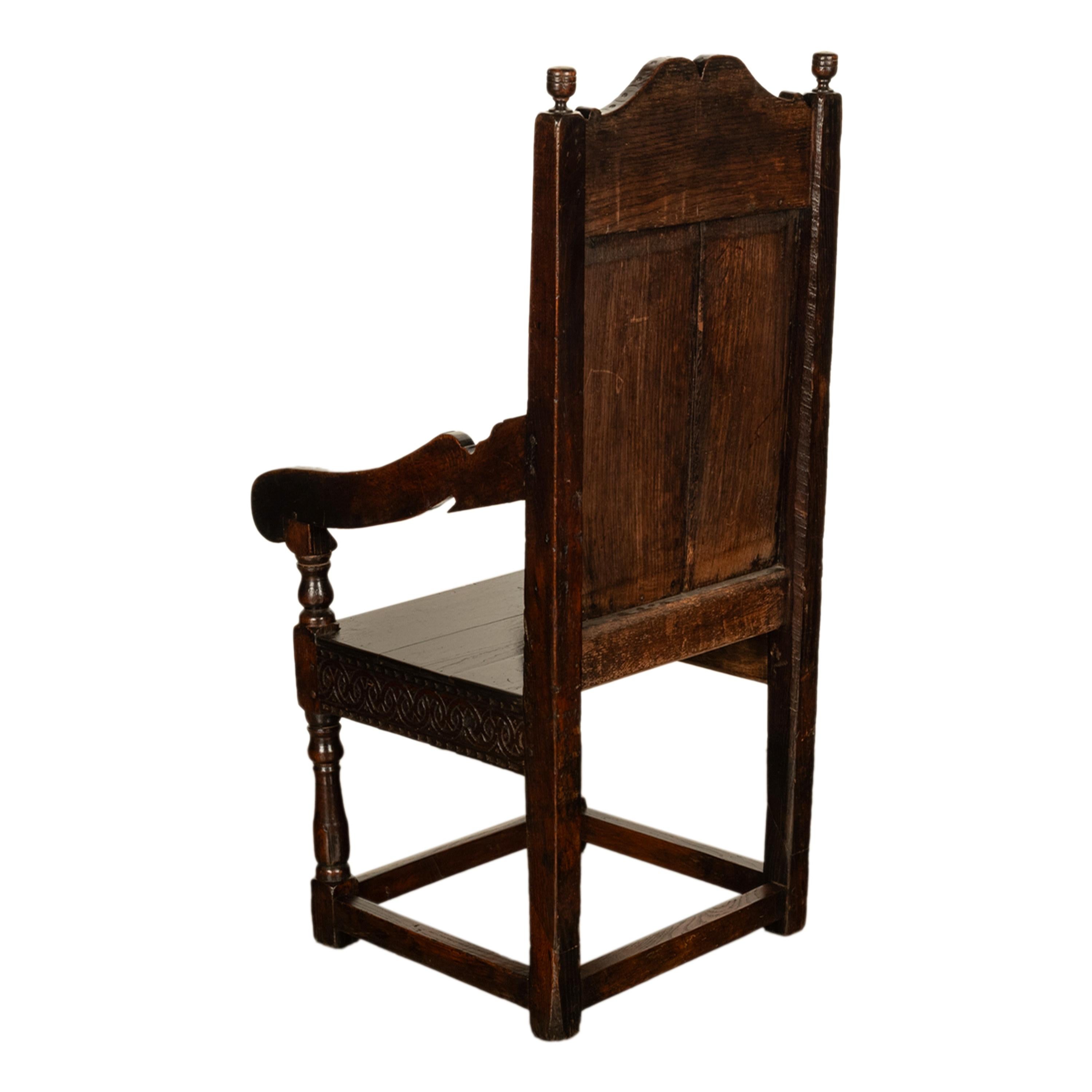 Sculpté Ancienne chaise Wainscot en chêne sculpté géorgienne du 18ème siècle, Yorkshire 1720 en vente