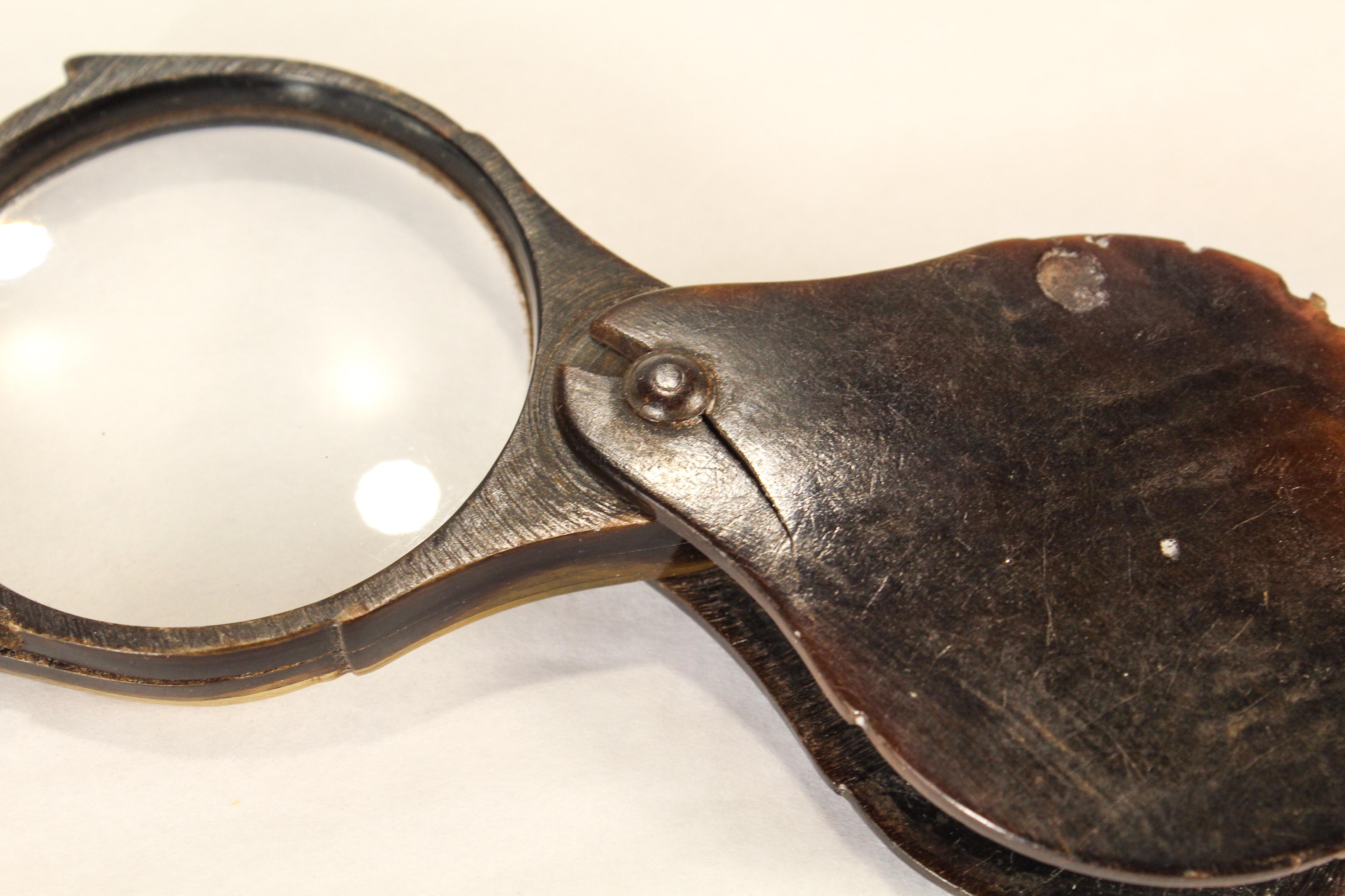 Unknown Antique 18th or Early 19th Century Horn Folding Magnifying Glass or Loupe  For Sale