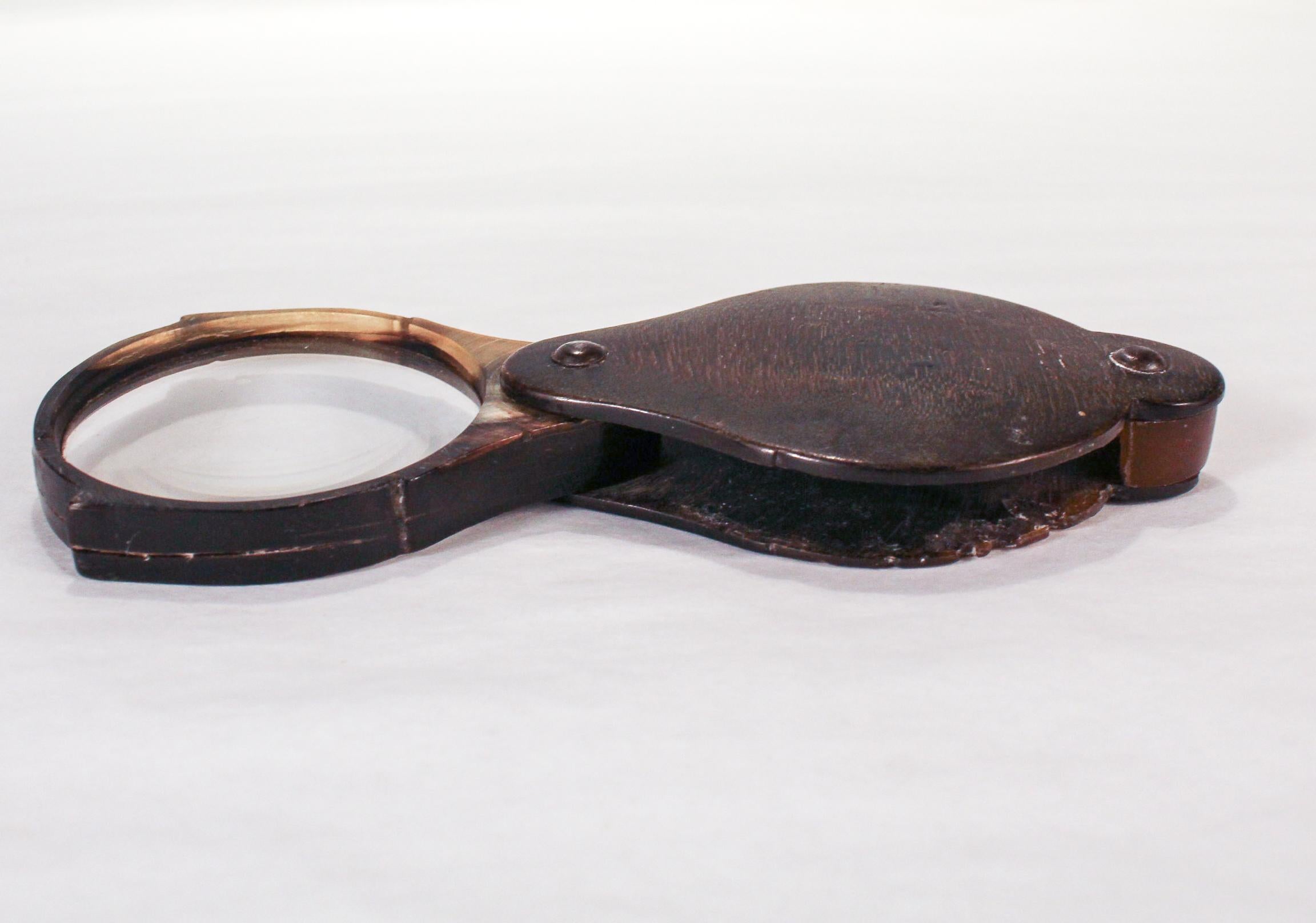 Antique 18th or Early 19th Century Horn Folding Magnifying Glass or Loupe  For Sale 1