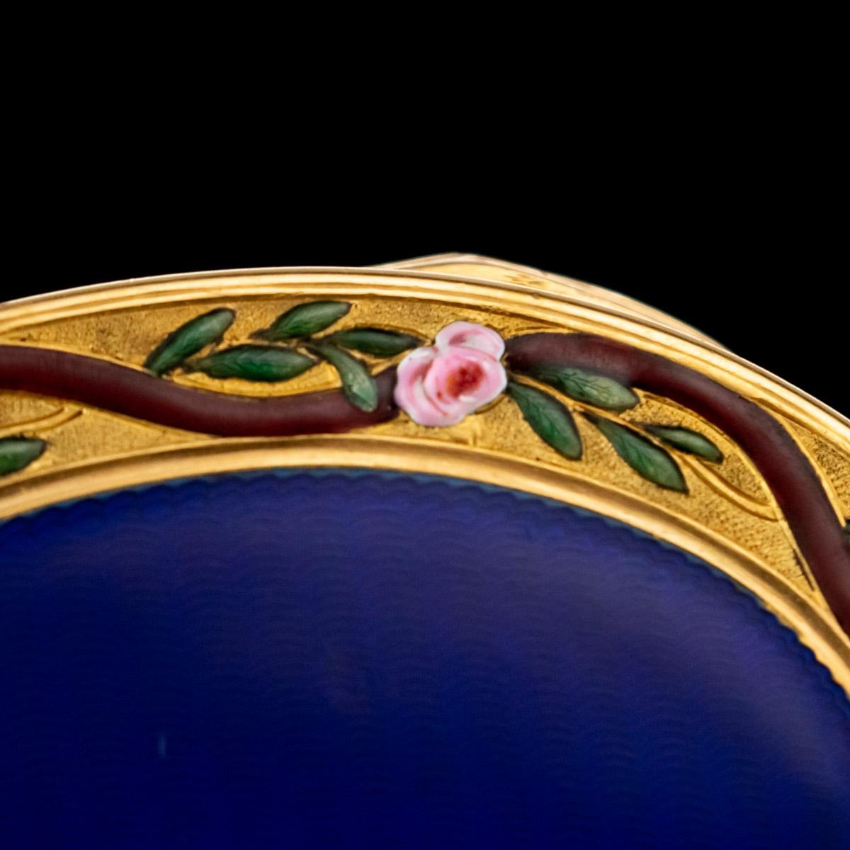 Antique French 18-Karat Gold and Hand Painted Enamel Snuff Box, circa 1770 3