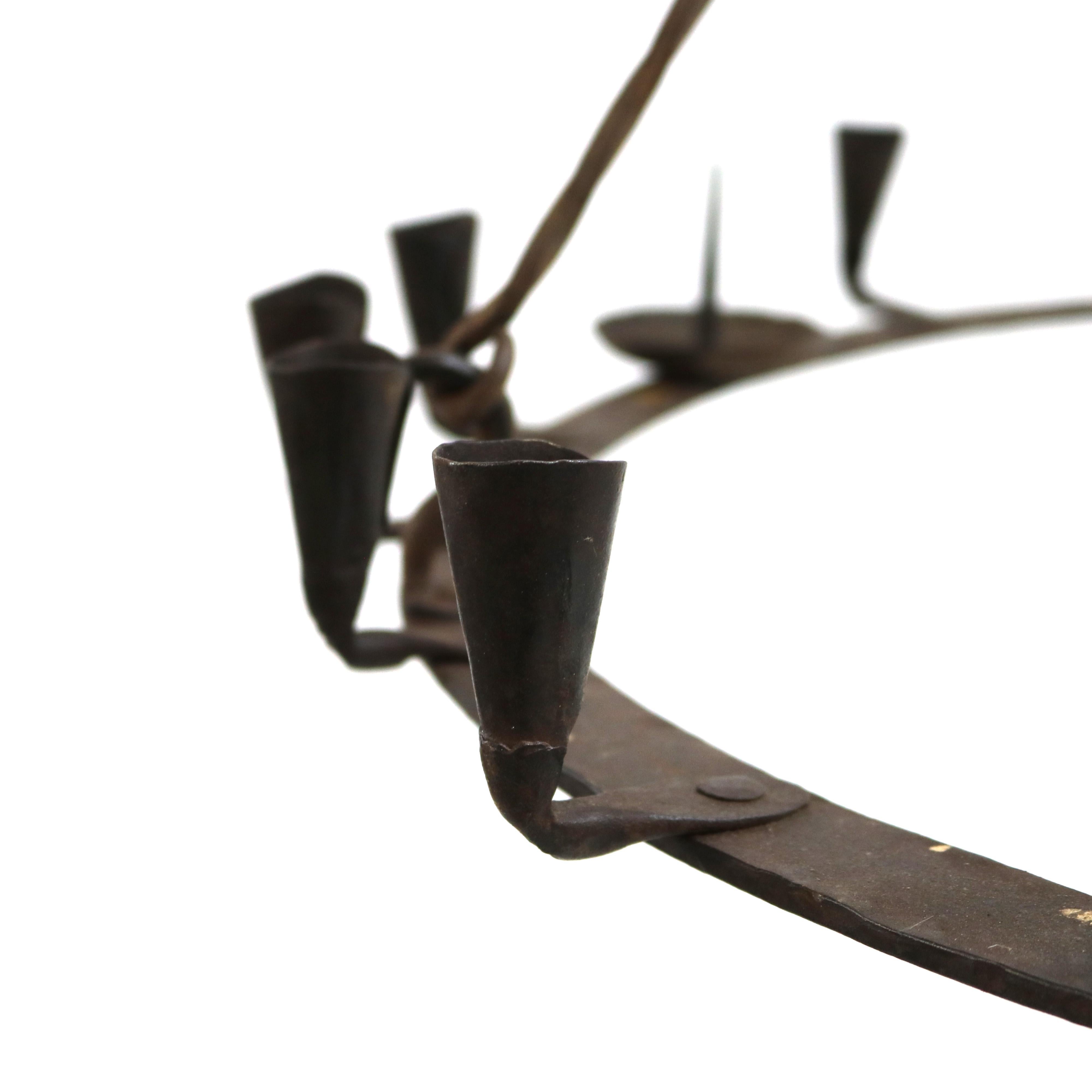 Ferro Antico candelabro circolare appeso in ferro battuto del XVIII secolo C1750 in vendita