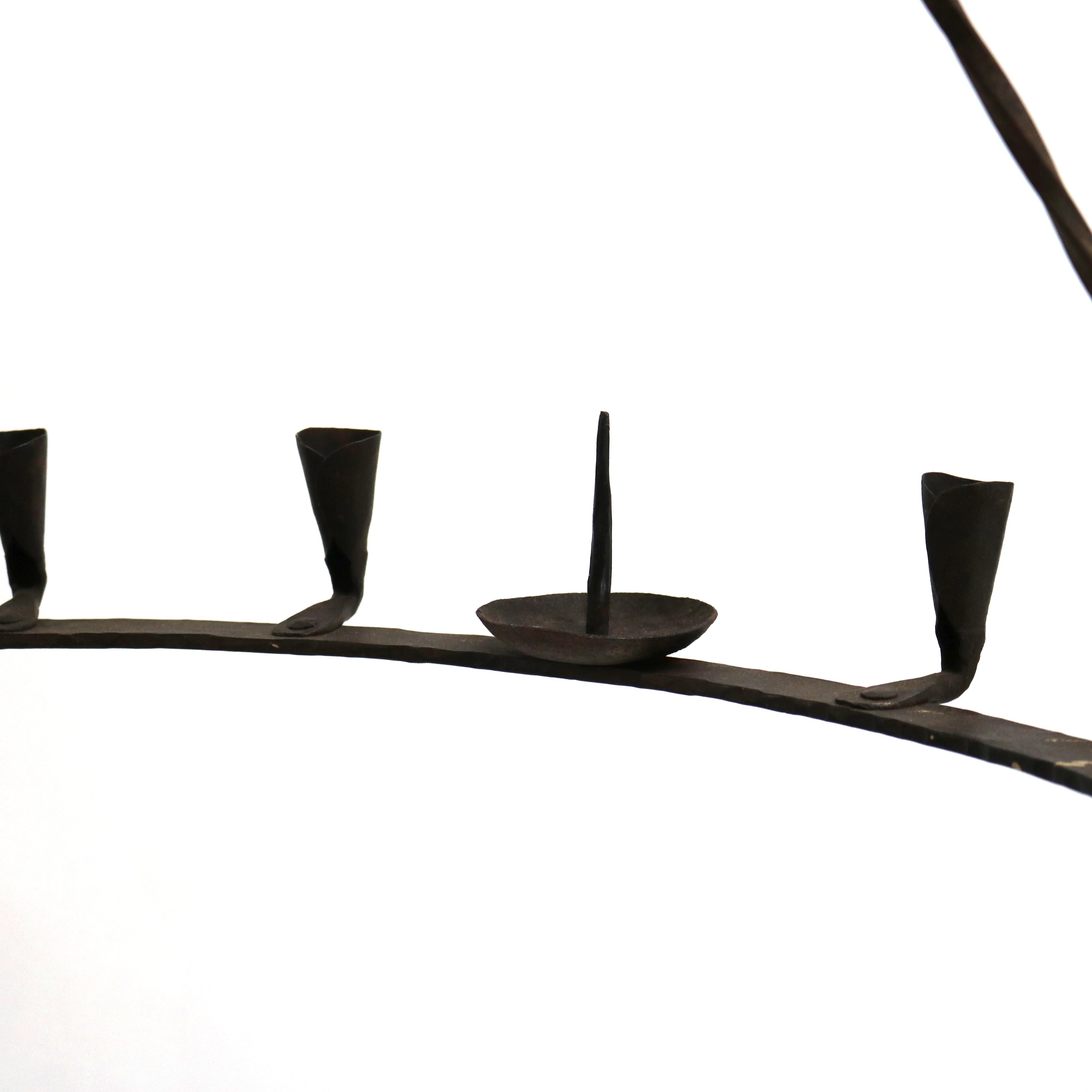 Antico candelabro circolare appeso in ferro battuto del XVIII secolo C1750 in vendita 4