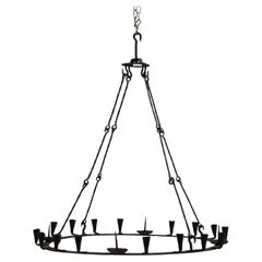 Antico candelabro circolare appeso in ferro battuto del XVIII secolo C1750