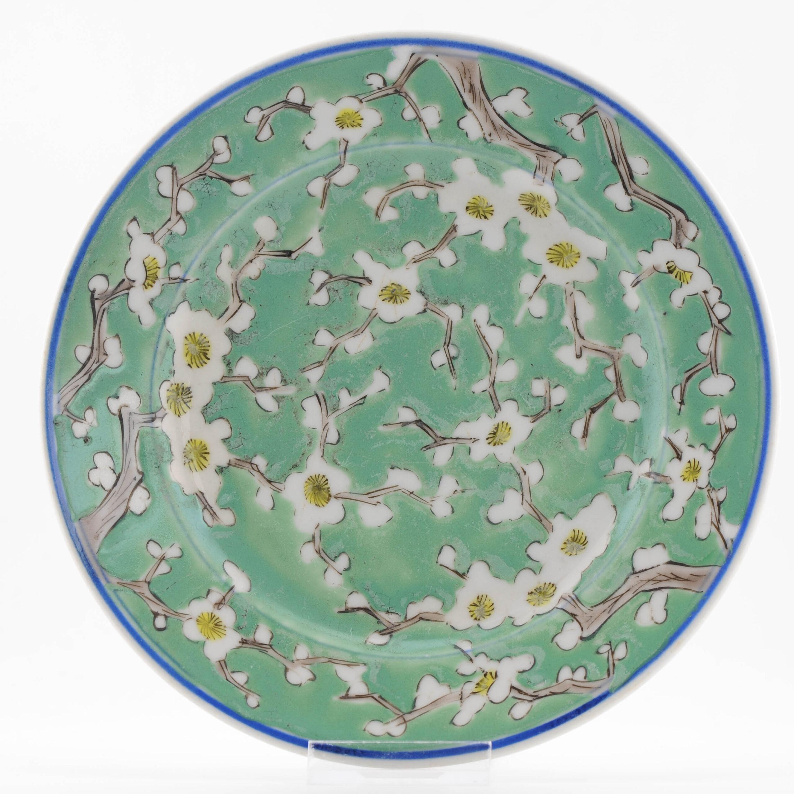 Antique 19/20C Japanese Porcelain Plate Flowers Prunus Green Fukagawa Seiji For Sale 1