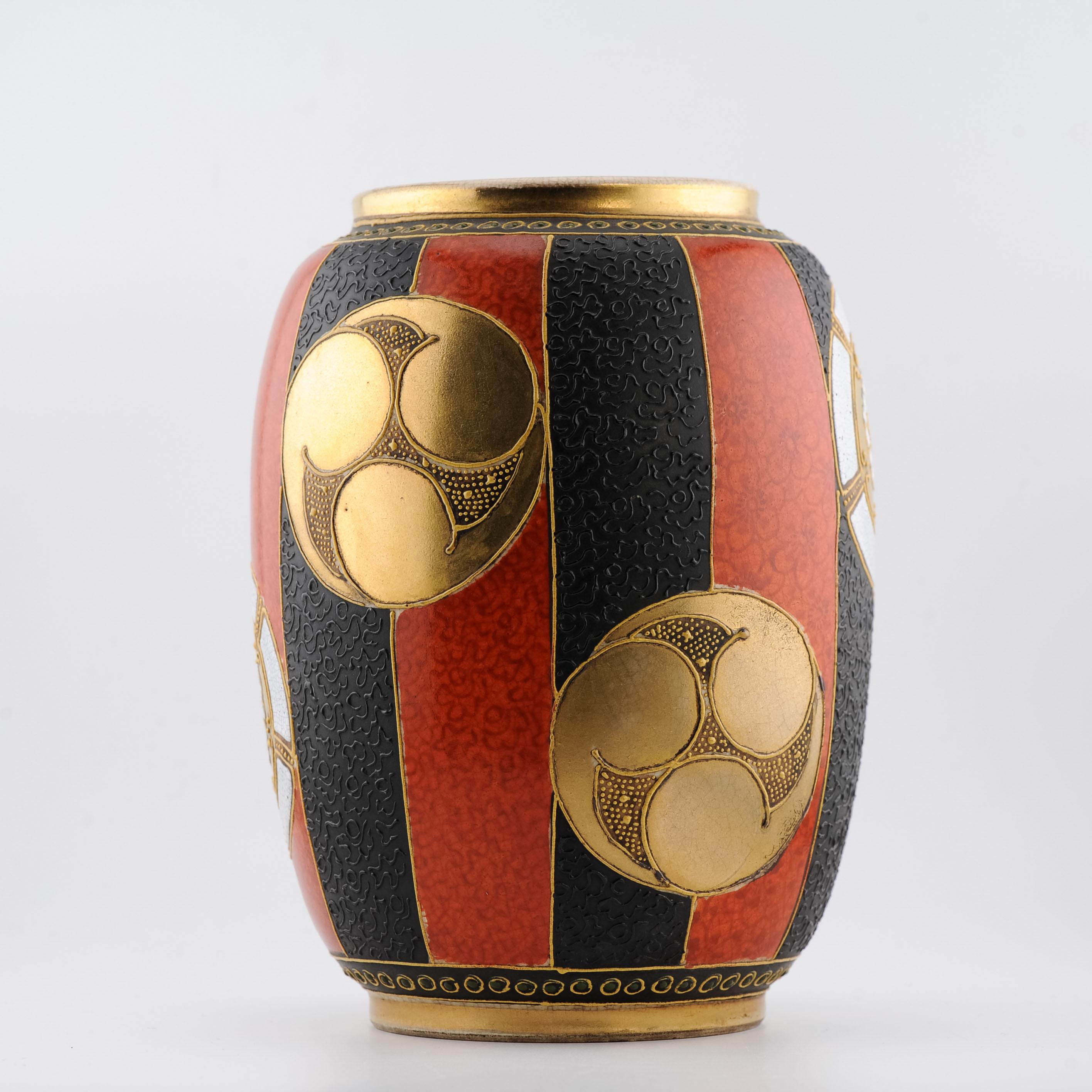 Antico vaso Satsuma giapponese del 19/20C con raro colore rosso. Giappone in vendita 6
