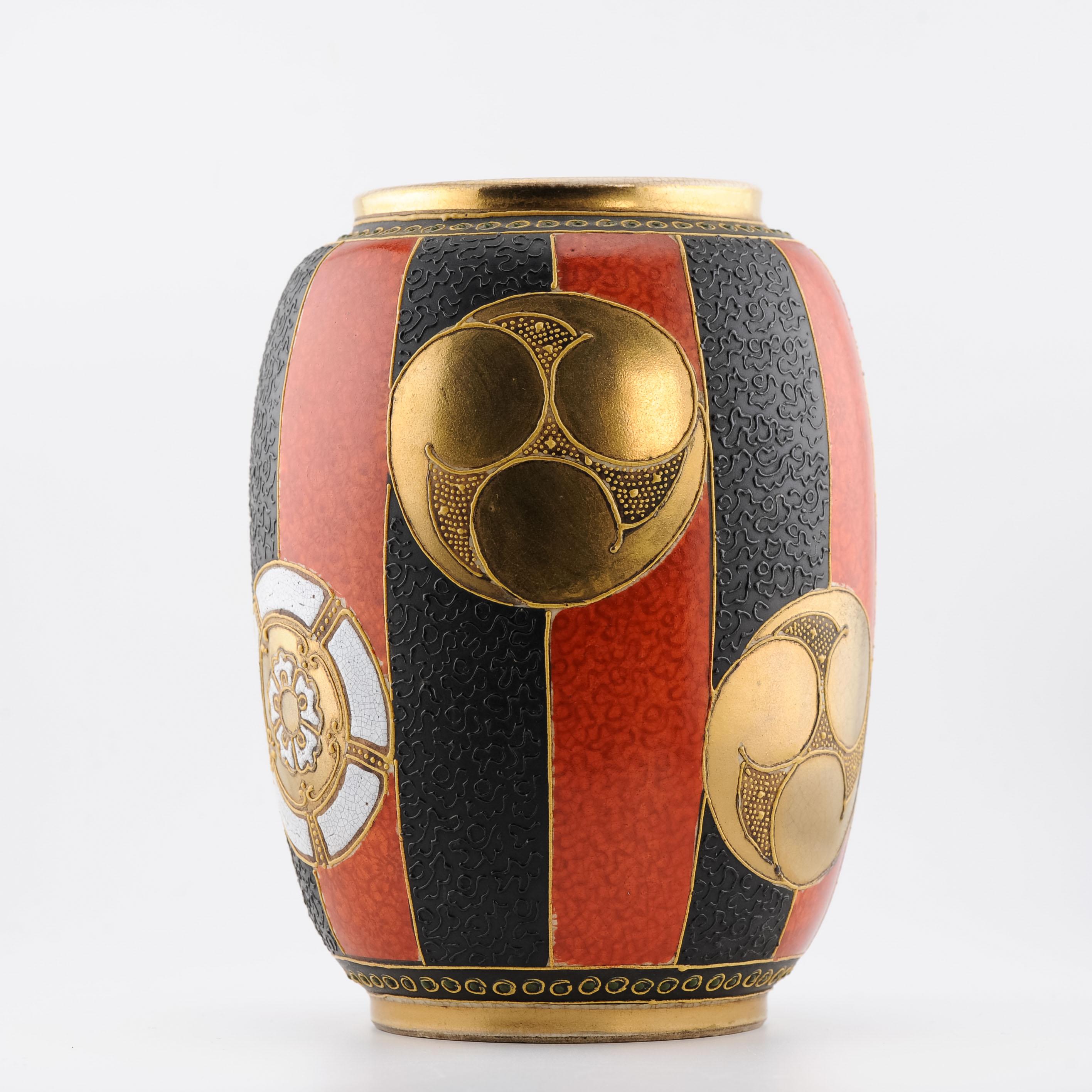 Meiji Antico vaso Satsuma giapponese del 19/20C con raro colore rosso. Giappone in vendita