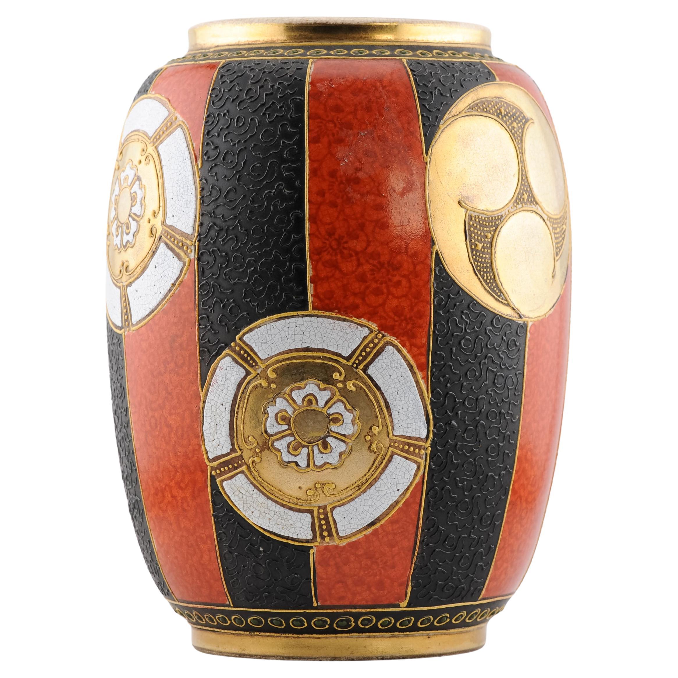 Antico vaso Satsuma giapponese del 19/20C con raro colore rosso. Giappone in vendita