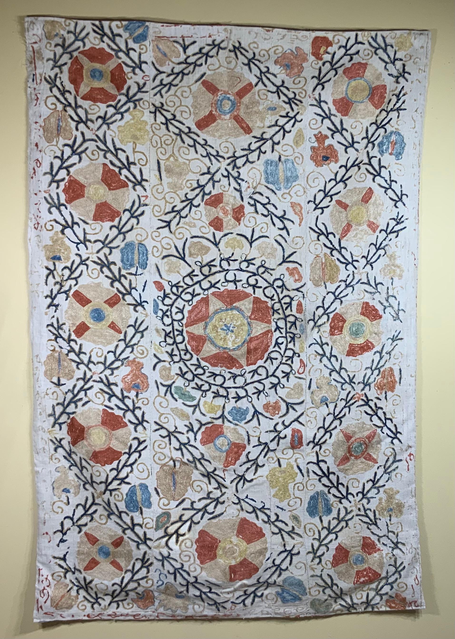 Antiker Suzani-Wandbehang aus dem 19. Jahrhundert (Usbekisch) im Angebot