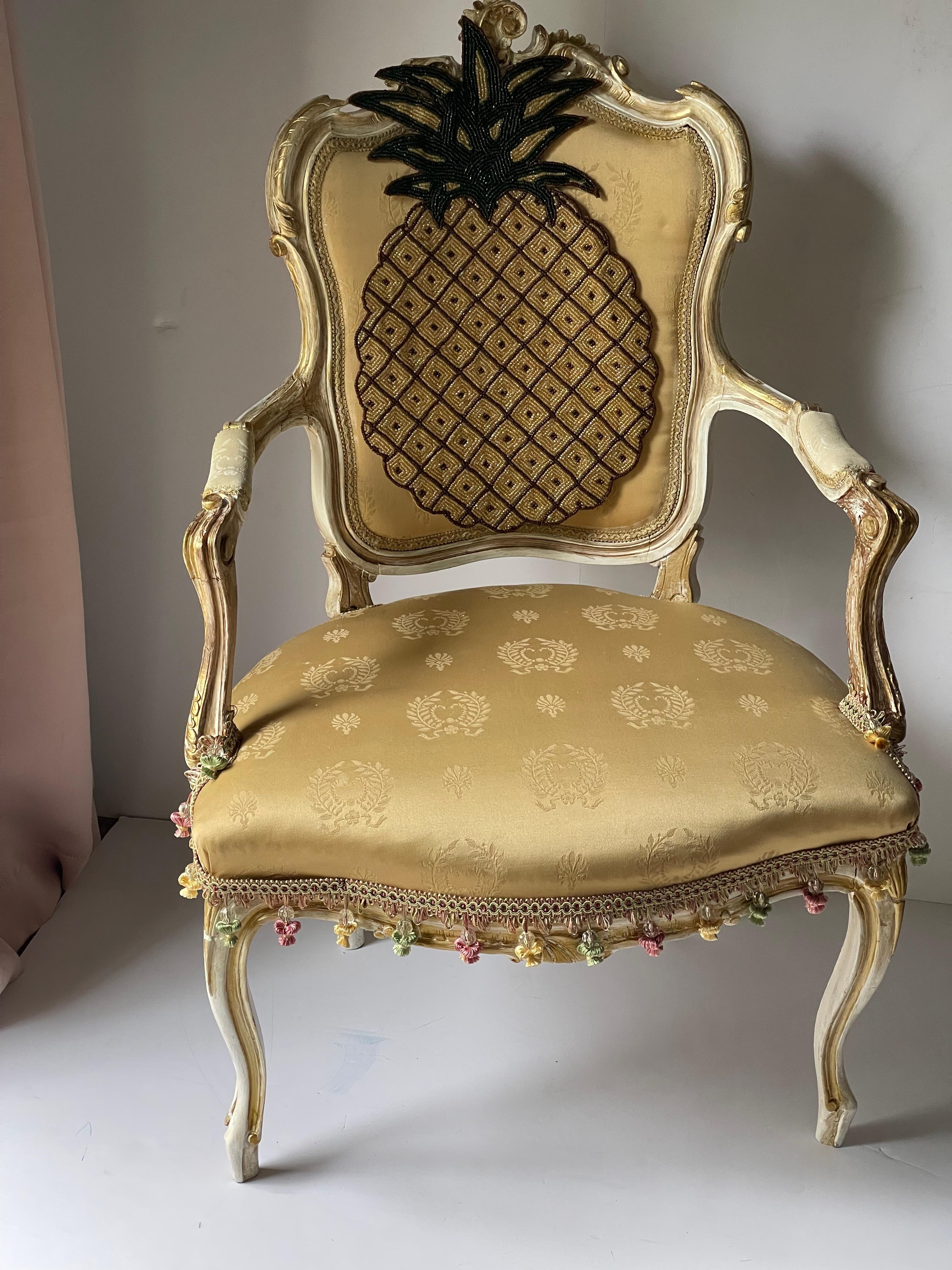 Antique A.I.C. French Louis XVI avec embellissements en vente 3