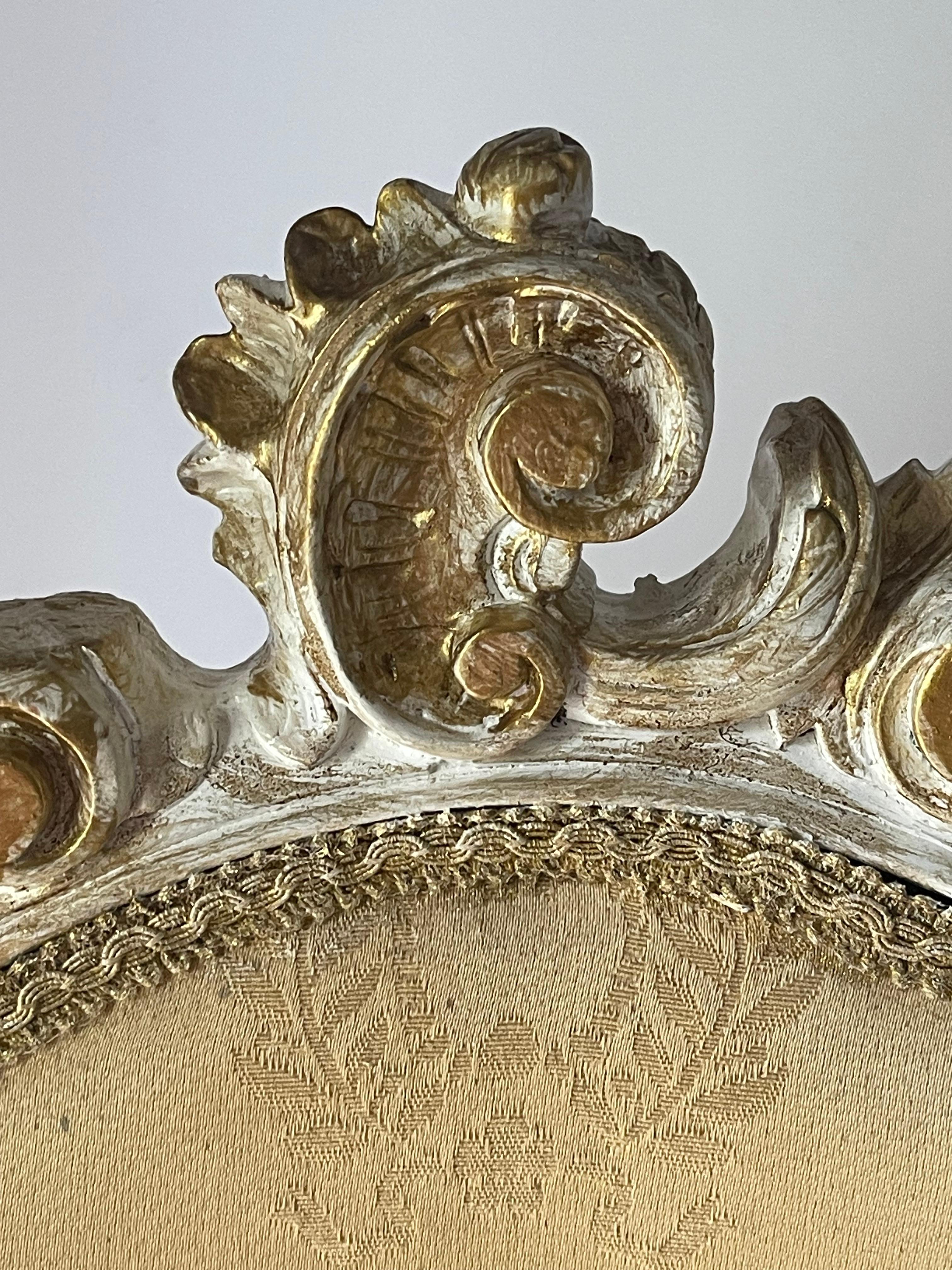 Antique A.I.C. French Louis XVI avec embellissements en vente 5