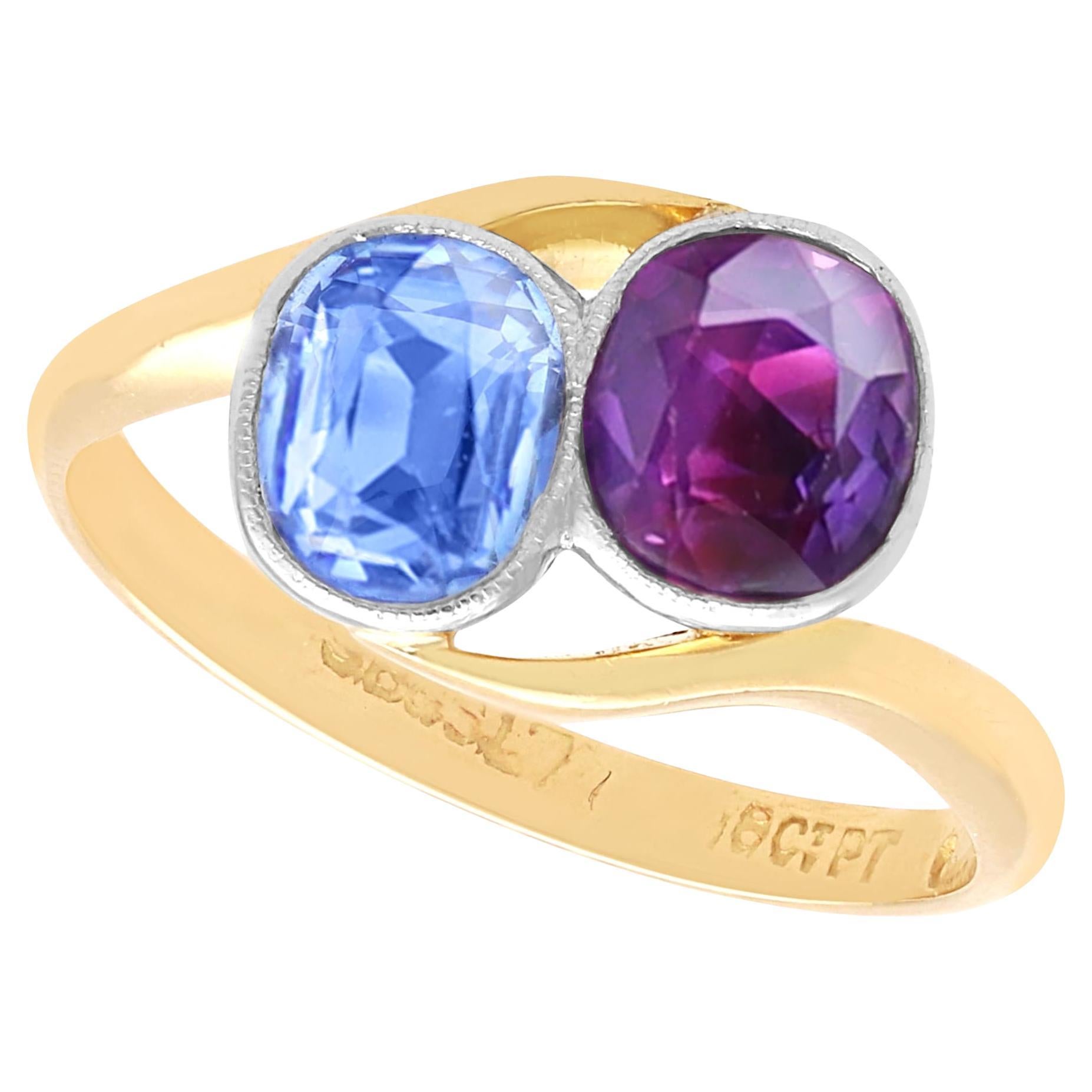Ancienne bague torsadée en or jaune 18k de 1,90 carat de saphir rose et bleu Circa 1905 en vente
