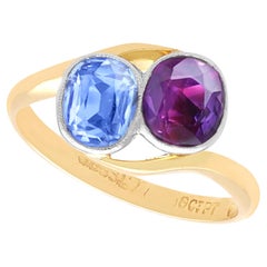Ancienne bague torsadée en or jaune 18k de 1,90 carat de saphir rose et bleu Circa 1905