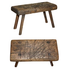 ancien tabouret de laiterie 1900 utilisé comme table de coupe d'atelier ou de garage