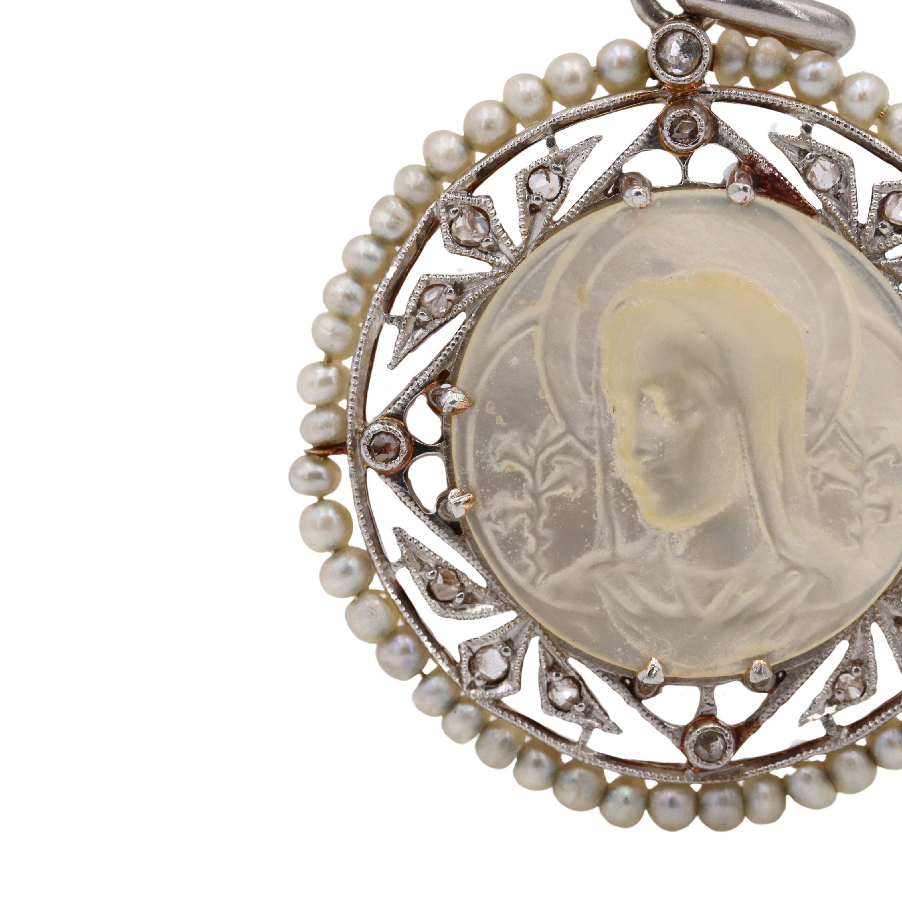 Taglio a rosa Antico pendente religioso in oro 18kt del 1900 con madreperla, diamanti e perle in vendita
