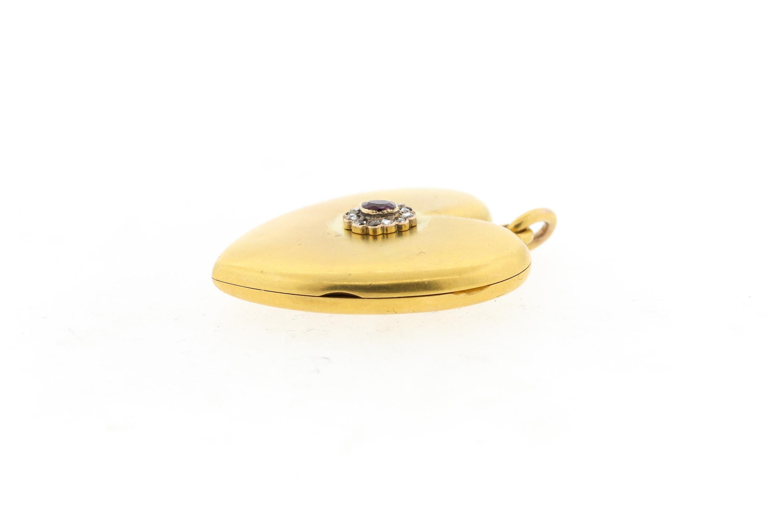 Antikes 1900er Jahre 14 Karat Gelbgold Rubin-Diamant-Herz-Medaillon 2