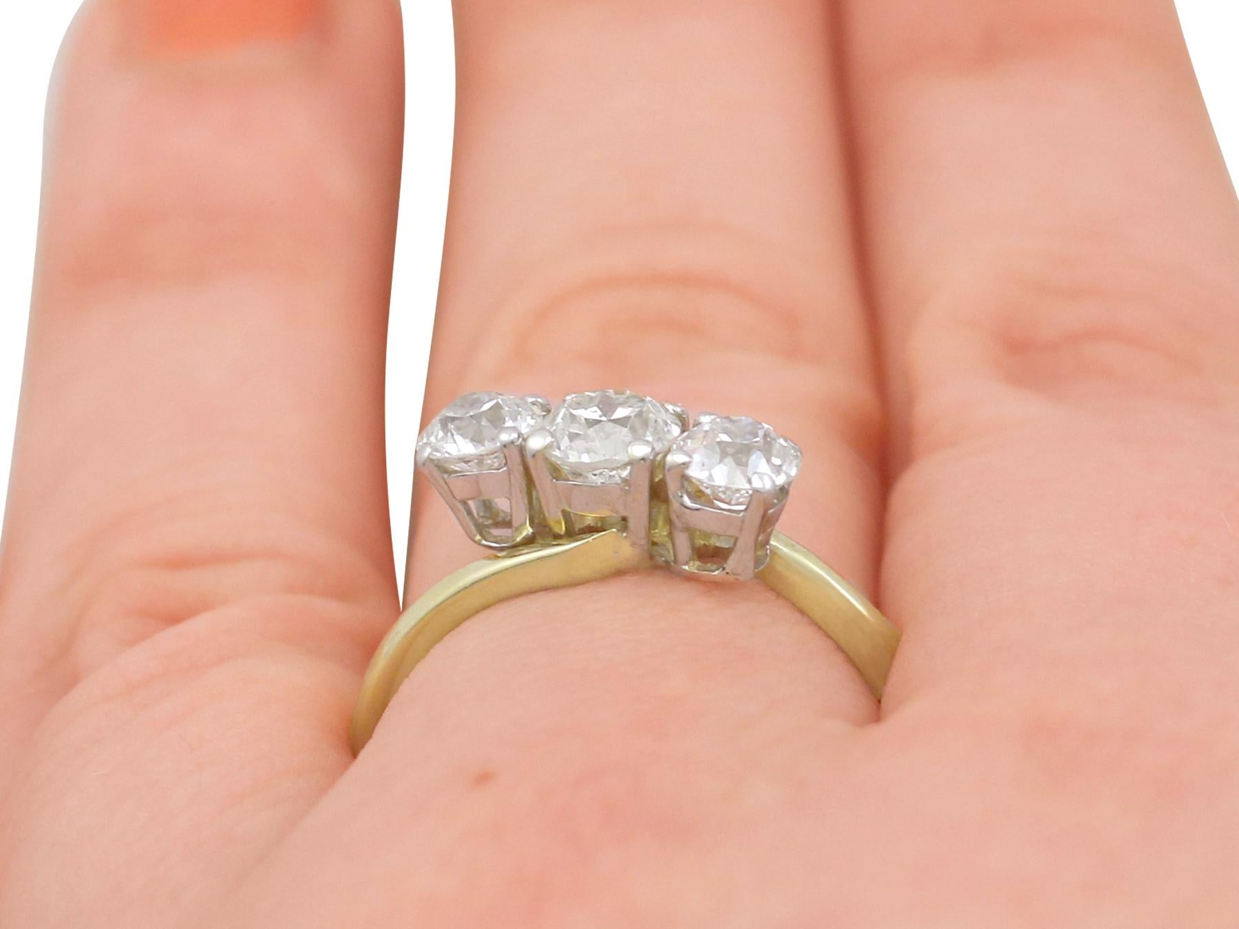 Antiker 1900er Jahre 2,04 Karat Diamant Gelbgold Trilogy-Ring im Angebot 5