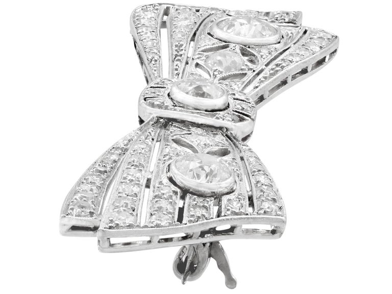 Antique 1900s 2.55 Carat Diamond White Gold Bow Brooch In Excellent Condition For Sale In Jesmond, Newcastle Upon Tyne