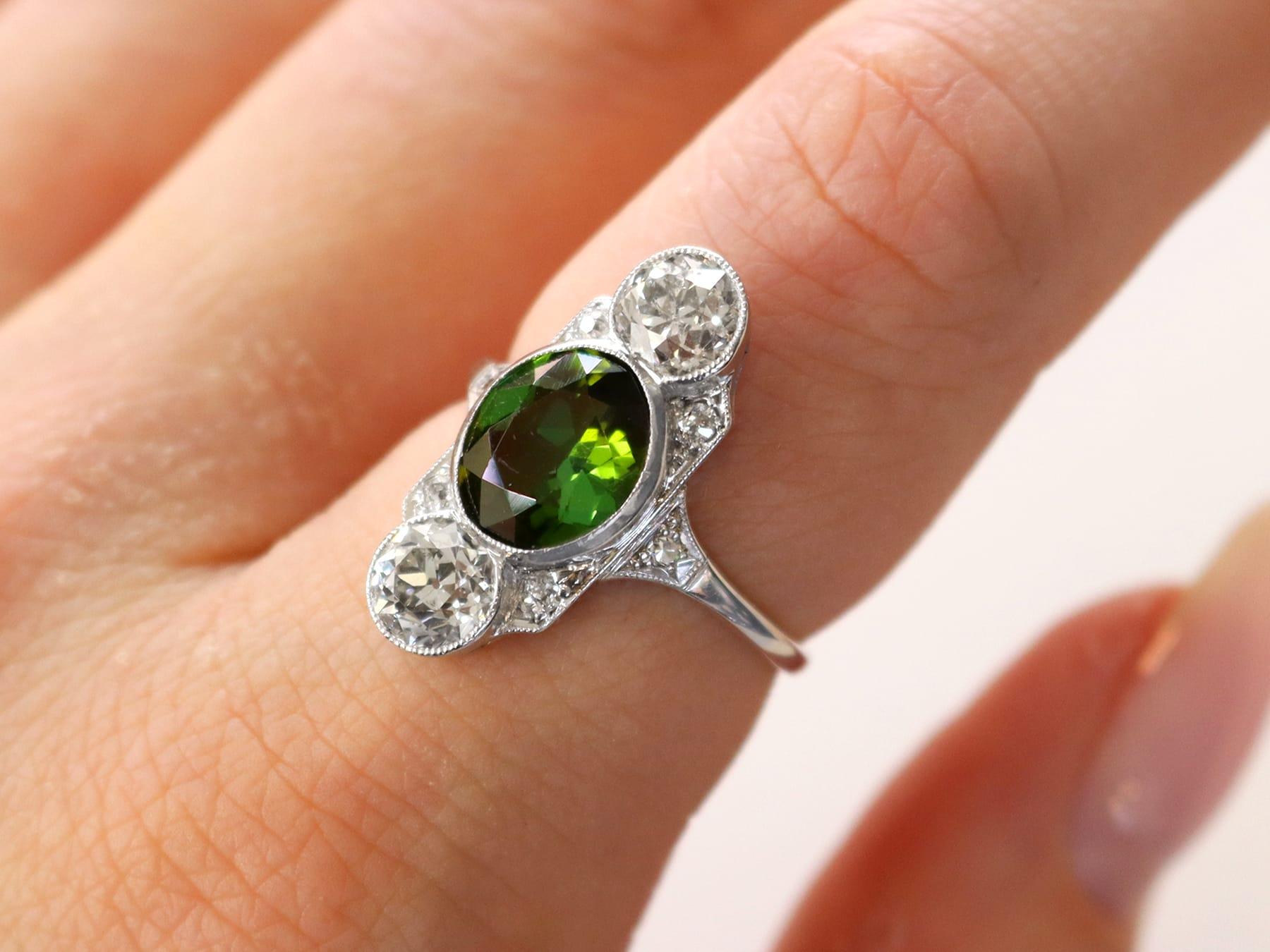 Bague ancienne des années 1900 avec tourmaline taille ovale de 2,59 carats et diamants de 1,95 carat Excellent état - En vente à Jesmond, Newcastle Upon Tyne