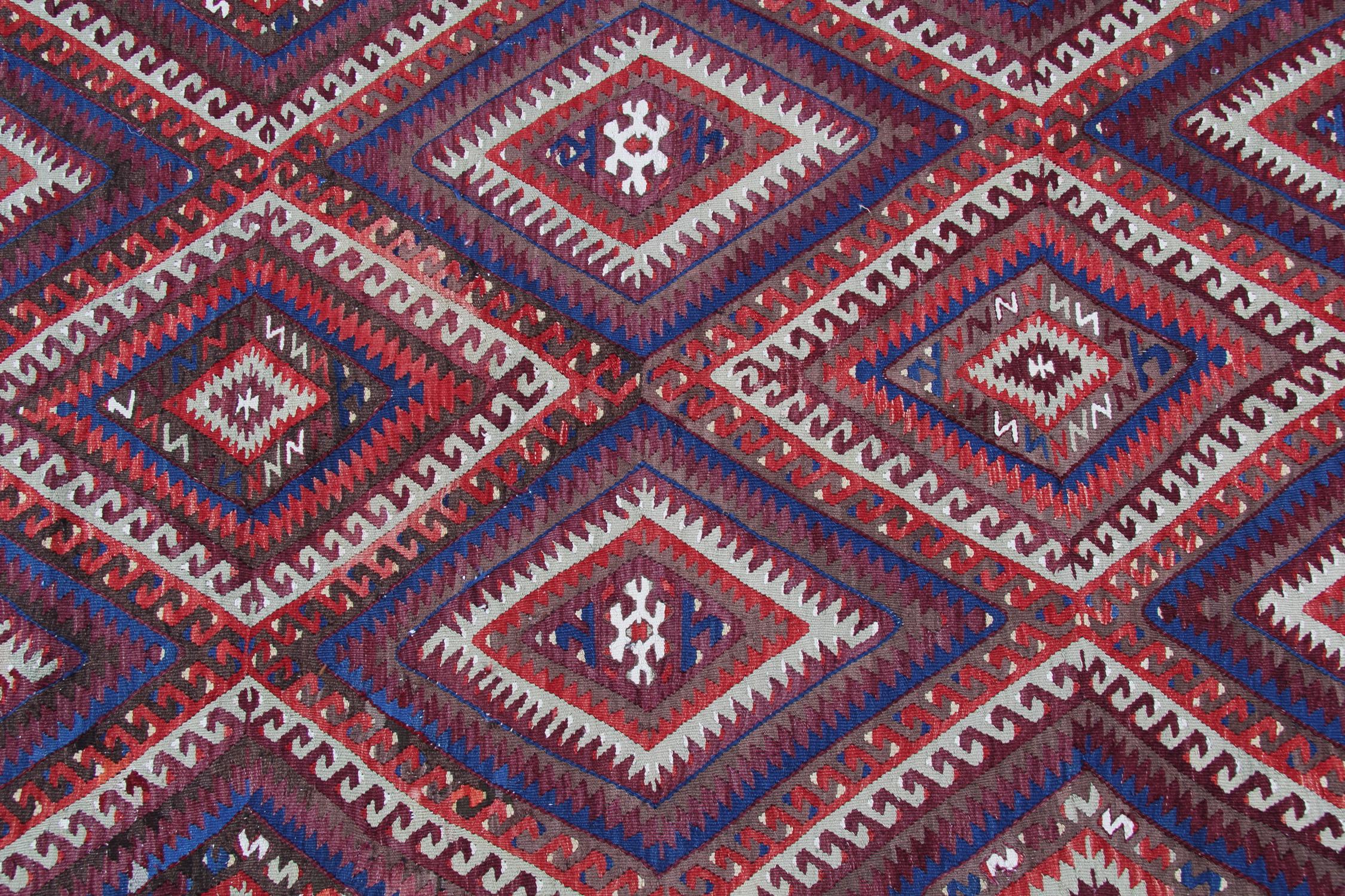 Antiker 1900er Anatolischer Woll-Kilim, Türkischer Geometrischer Stammes-Teppich 285x160cm (Handgewebt) im Angebot