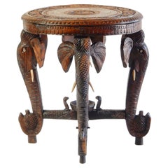Antique table guéridon indienne 1900's Anglo-Raj à pattes d'éléphant avec dessus incrusté d'os