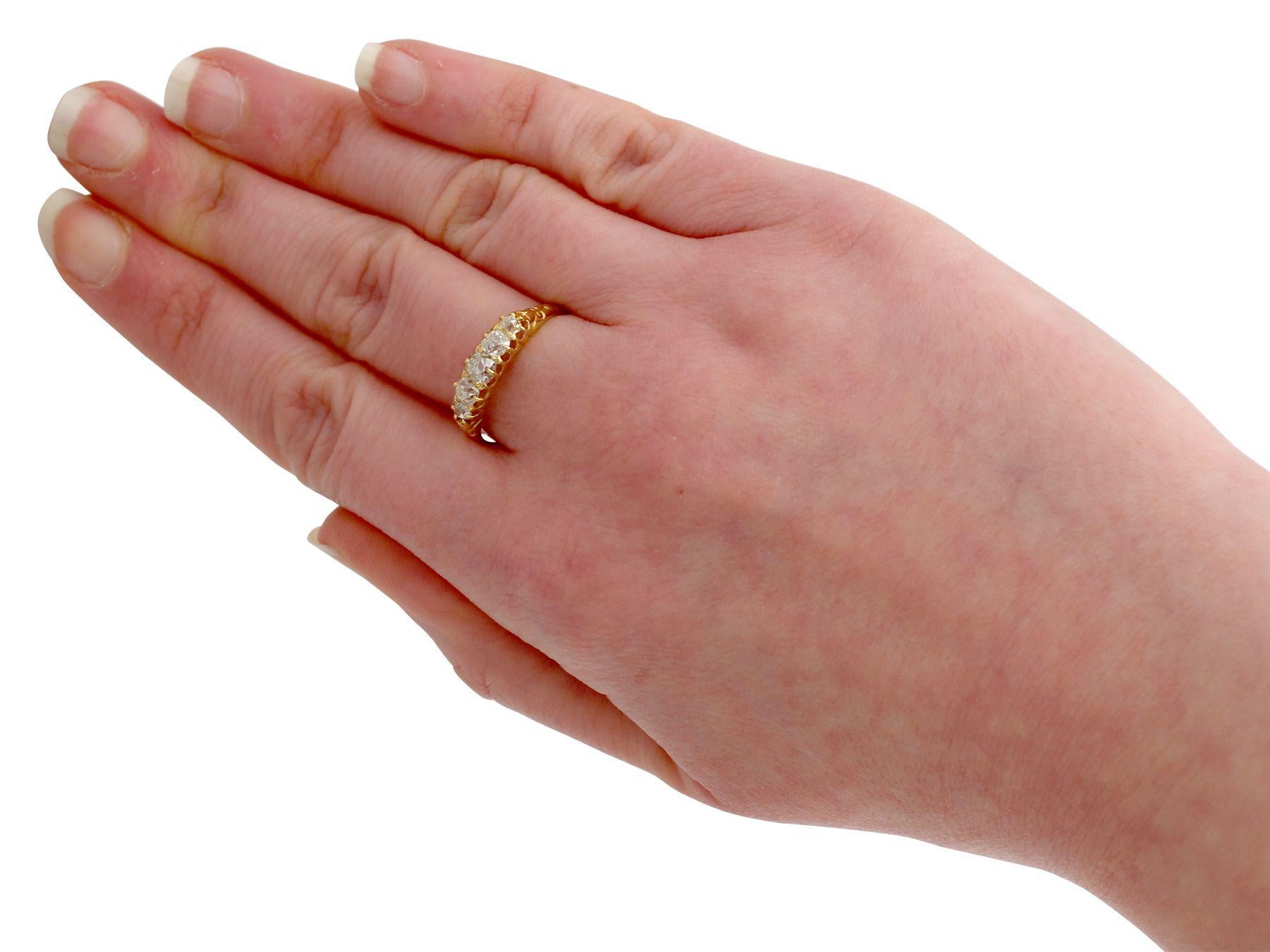 Fünf-Stein-Ring aus Diamant und Gelbgold aus den 1900er Jahren im Angebot 1