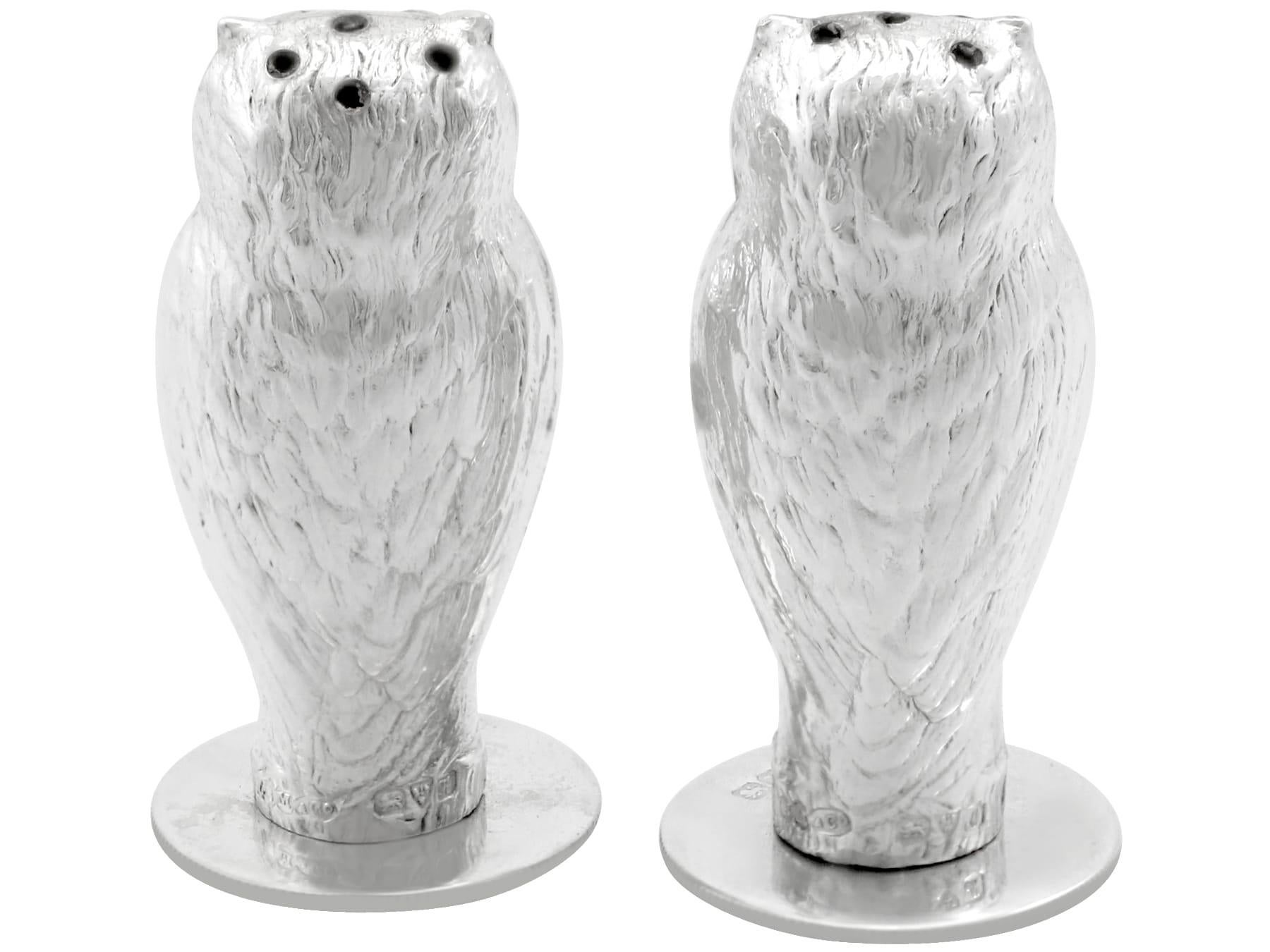 Antique Sterling Silver Owl Peppers In Excellent Condition For Sale In Jesmond, Newcastle Upon Tyne