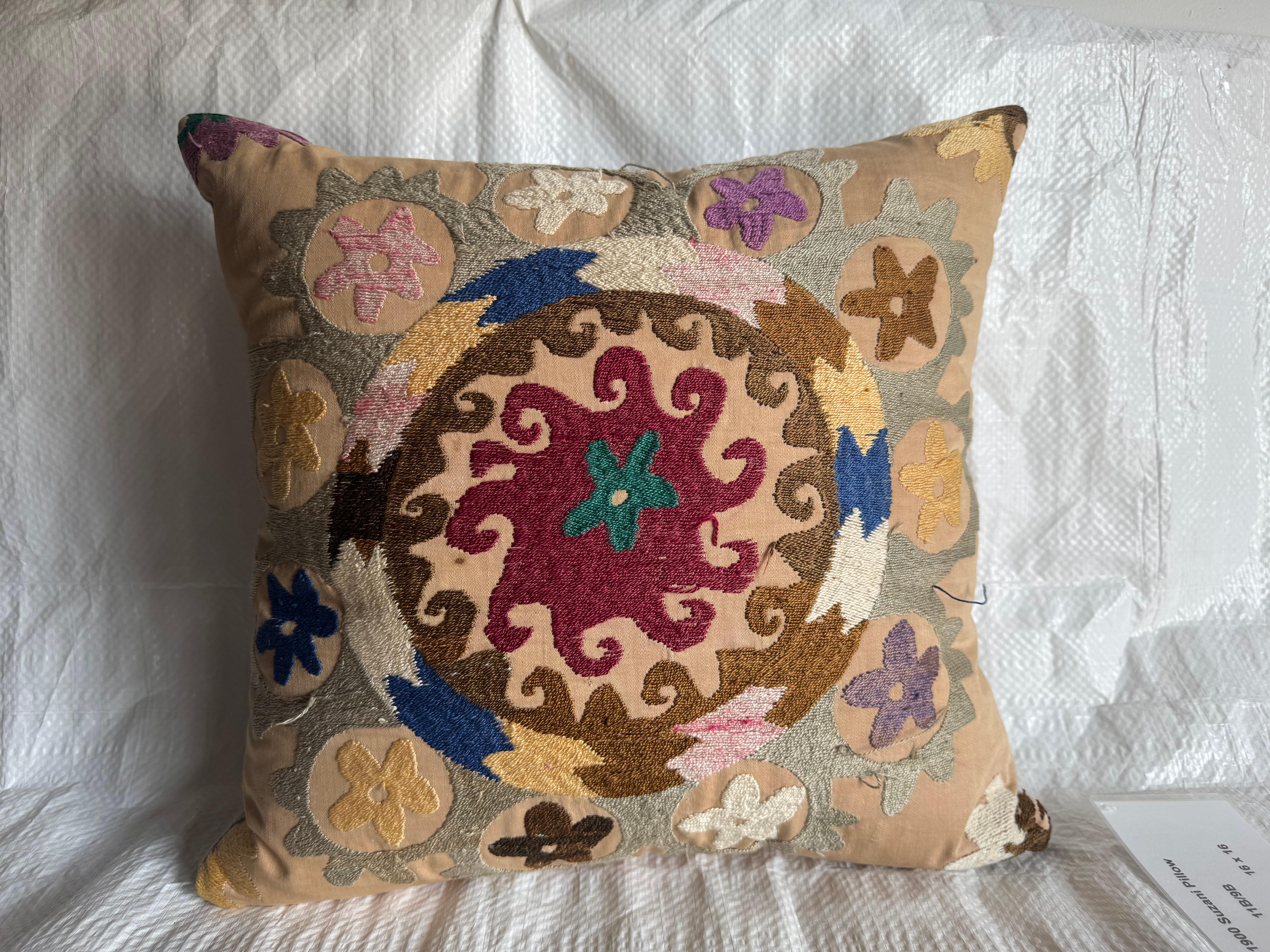 Ouzbek Oreiller Suzani 1900 antique en vente