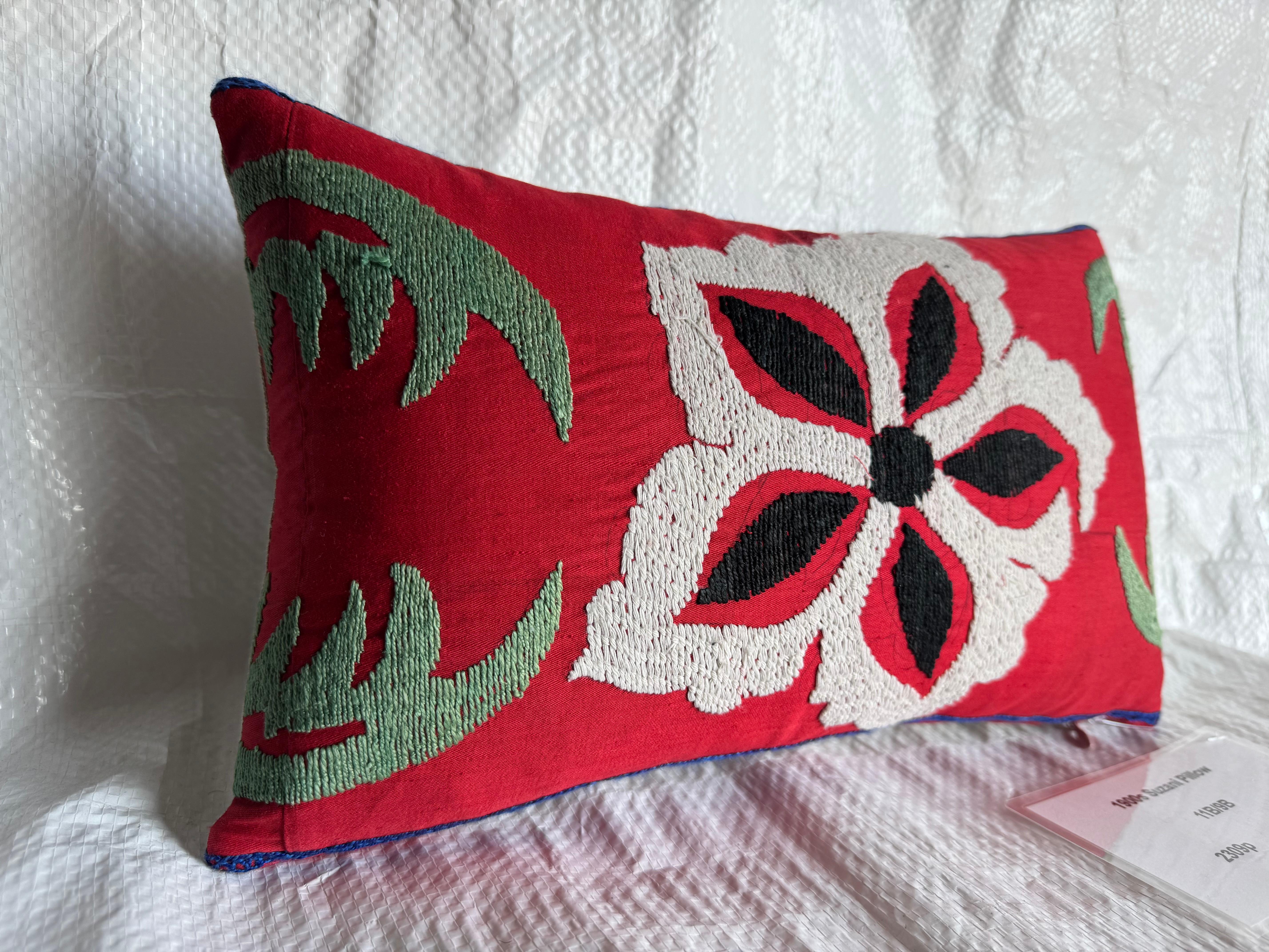 Oreiller Suzani 1900 antique Bon état - En vente à Los Angeles, US