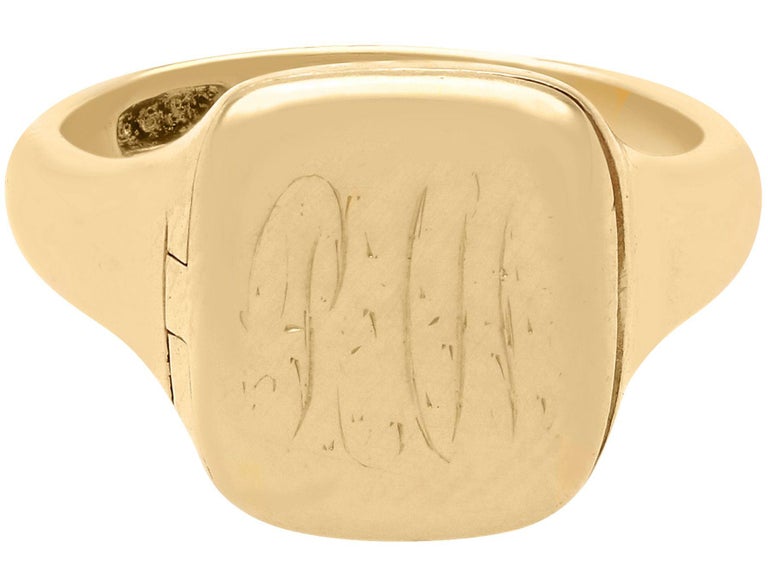 Women's or Men's Antique 1900s Yellow Gold Signet Ring with Enamel For Sale