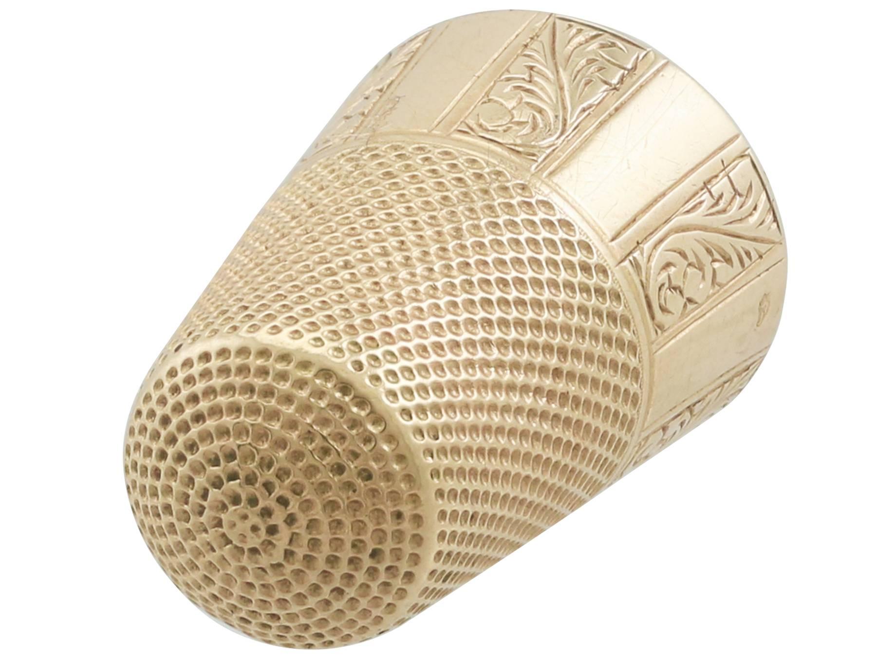 20th Century Antique French 1900s Yellow Gold Thimble For Sale