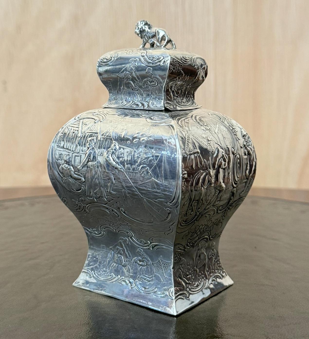 ANTIQUE 1901 EDWARDIAN DATED STERLiNG SILBERMULLER & SON REPOUSSE TEA CADDY im Zustand „Gut“ im Angebot in West Sussex, Pulborough