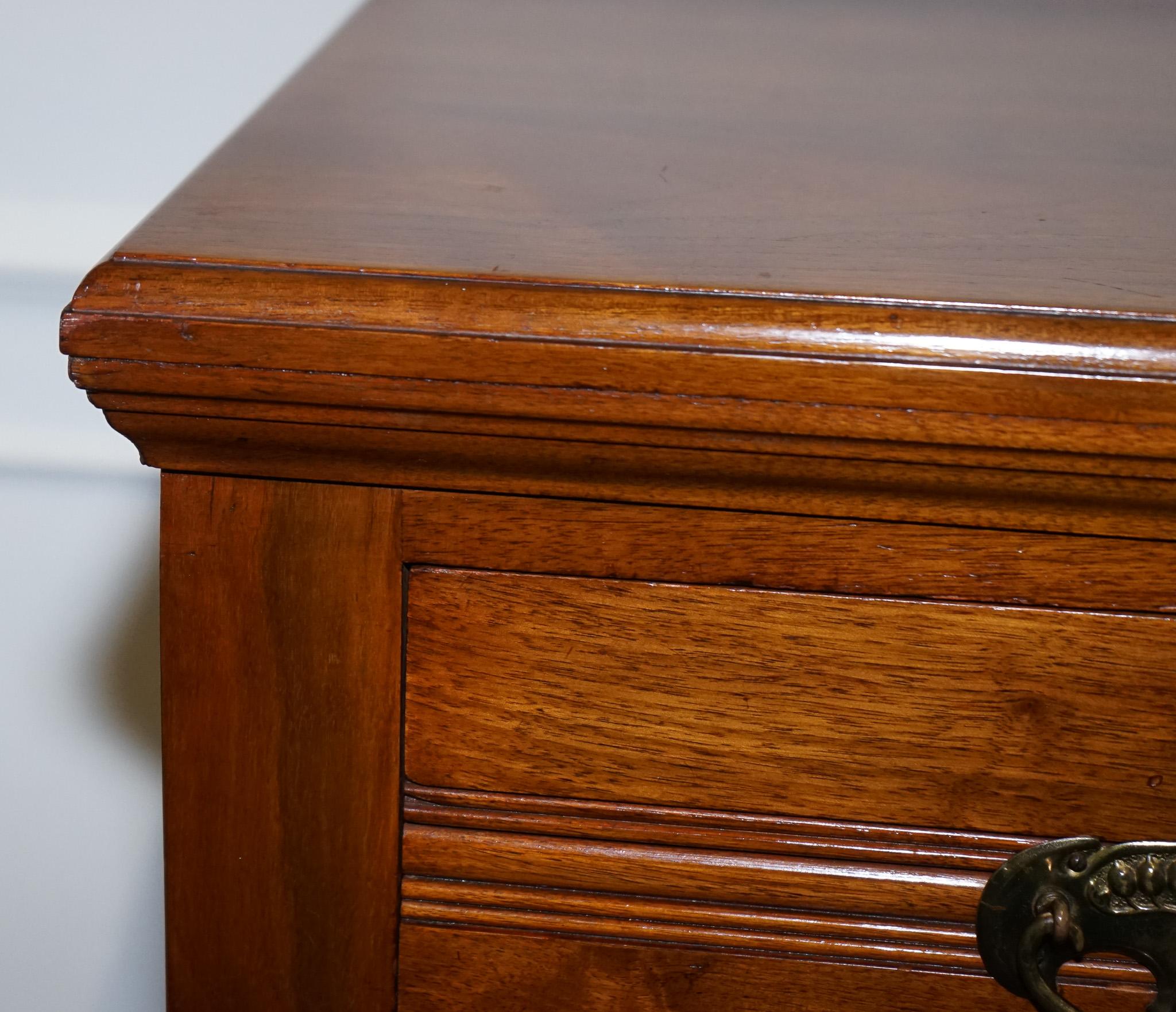 ANTICO 1904 ARTS & CRAFTS PERIODO CASSETTIERA FATTA DA HARRIS LEBUS in vendita 10