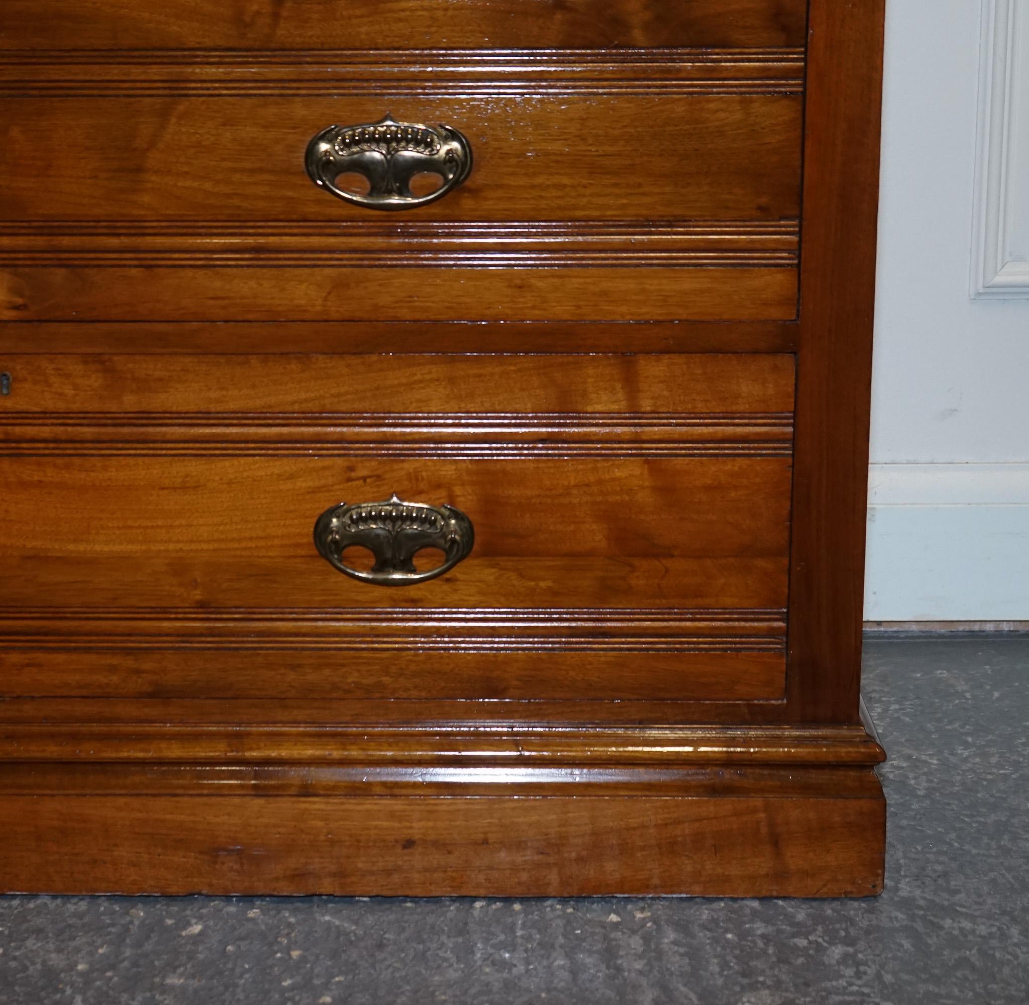 ANTICO 1904 ARTS & CRAFTS PERIODO CASSETTIERA FATTA DA HARRIS LEBUS In condizioni buone in vendita a Pulborough, GB