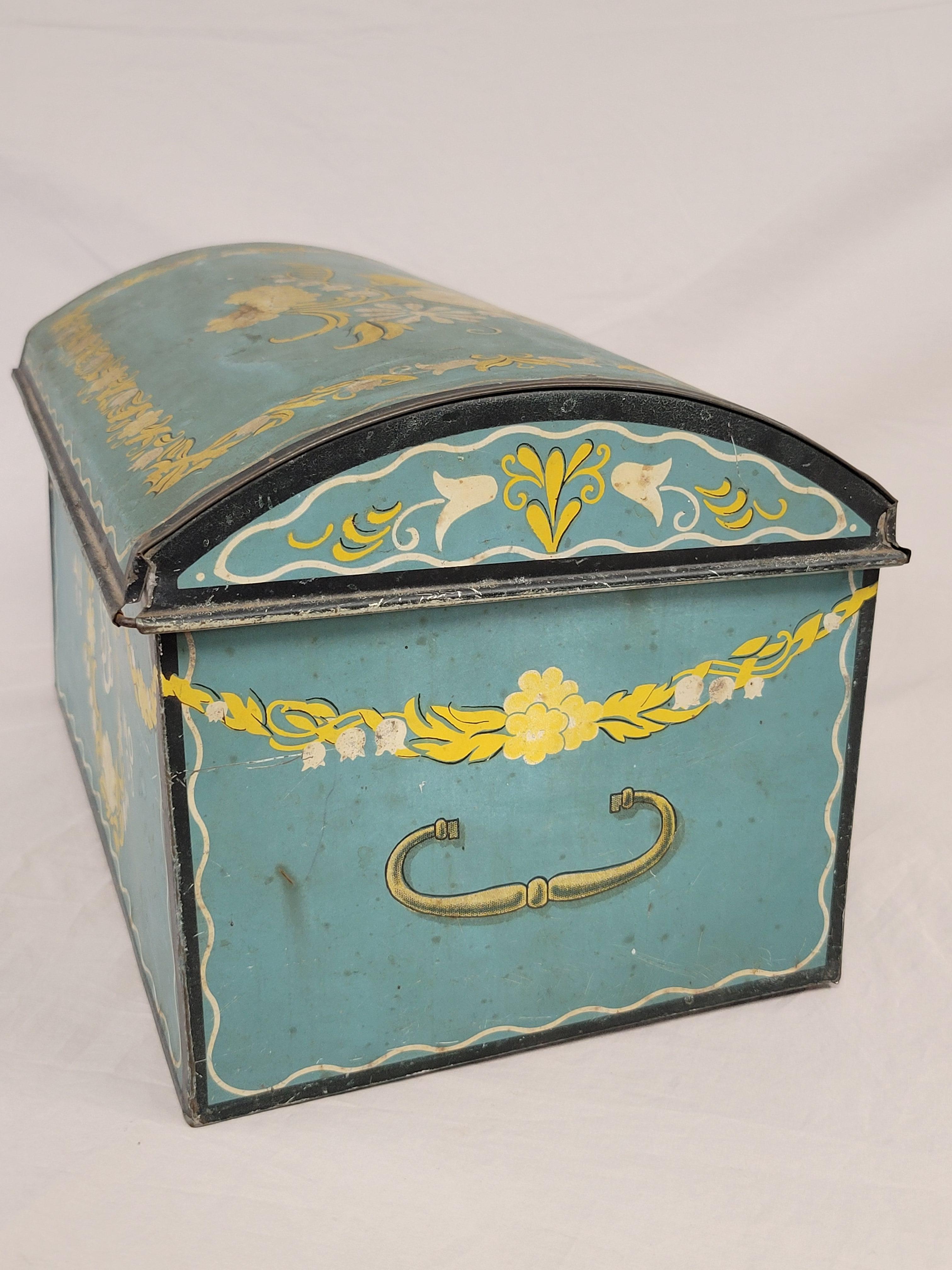 Antique 1904 Swedish Large Chocolate Tin For Sale 4
