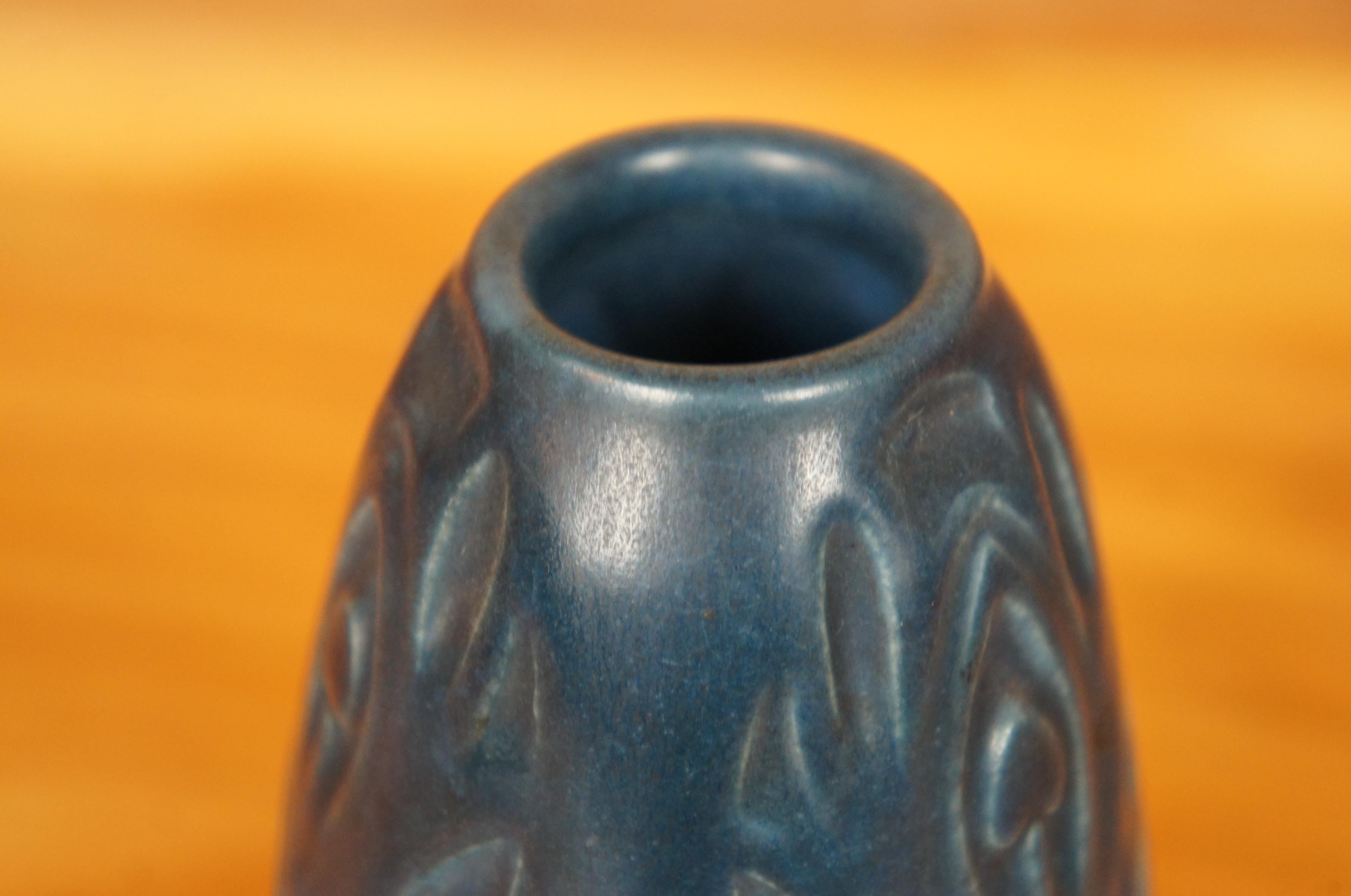 Terracotta Antico 1904 XIX Rookwood Arts Nouveau Vaso a bocciolo blu smaltato 6