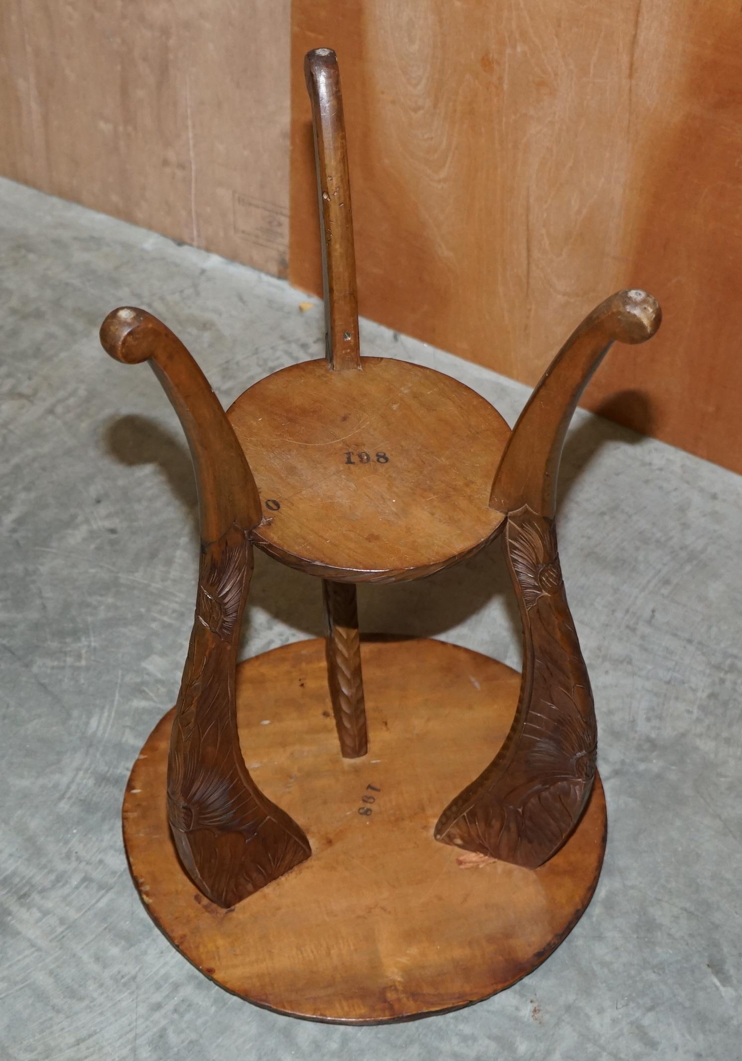 Antiguo 1905 Liberty London Lámpara lateral japonesa tallada Mesa de vino Jardinera en venta 2